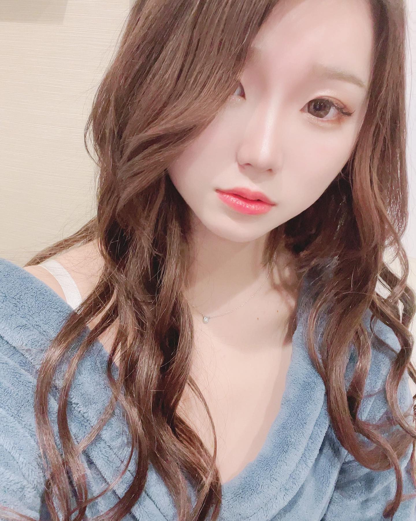 お風呂上がりはバスローブ派です🙋‍♀️

新品のふわふわのやつは格別😂

そろそろ新しいの買おうかな🙃