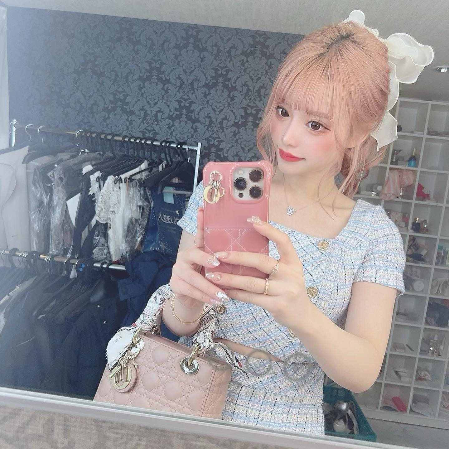 ぽにーてーる🎀
しげみにヘアアクセ似合いそうだからつけろ言われて
買ったリボンかわいい(⁎⁍̴̛ᴗ⁍̴̛⁎)♡

#すすきの #すすきのグルメ #ニュークラブ #ニュークラ #キャバ嬢 #ホステス #札幌 #歌舞伎町 #ポケパラ #ナイツ #ギャル #かわいい #あざとい系女子 #札幌#観光 #シティーグループ #すすきのキャバ嬢 #プレミア#クラブプレミア#followme#instagood #instalike #premier #一ノ瀬愛梨 #ぷにぷにあいり

#すすきの #すすきのグルメ #ニュ