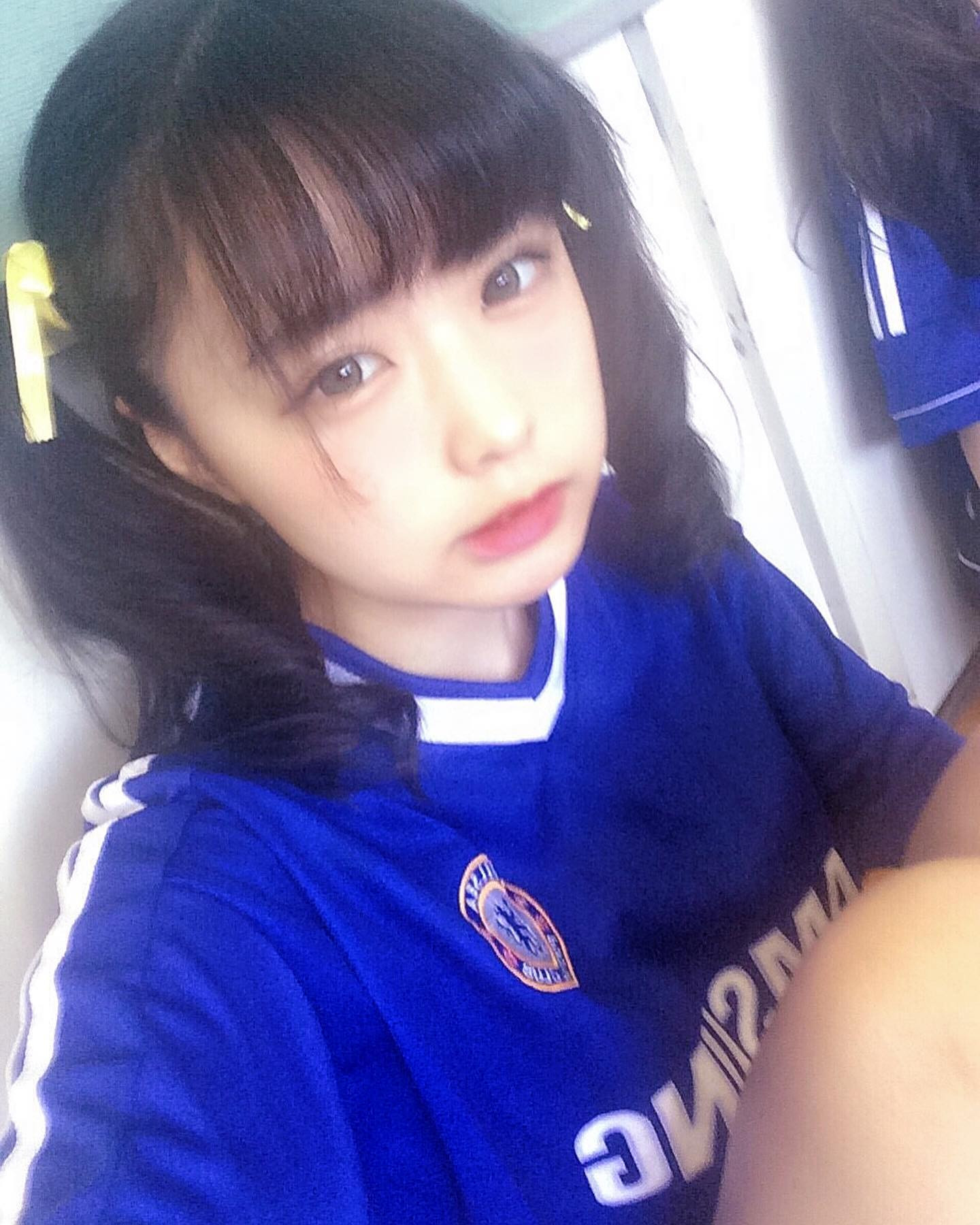 制服イベント🐩🫧

3枚目はリアル高校生
の時の写真載せてみたよ🤭

昔のスマホ壊れて写真
全然残ってないの悲しい ߹-߹
.
.
#制服女子 #fjk #女子高生 #学園祭 #ブレザー #ツインテール #可愛い女の子 #学校コーデ #学校メイク #文化祭