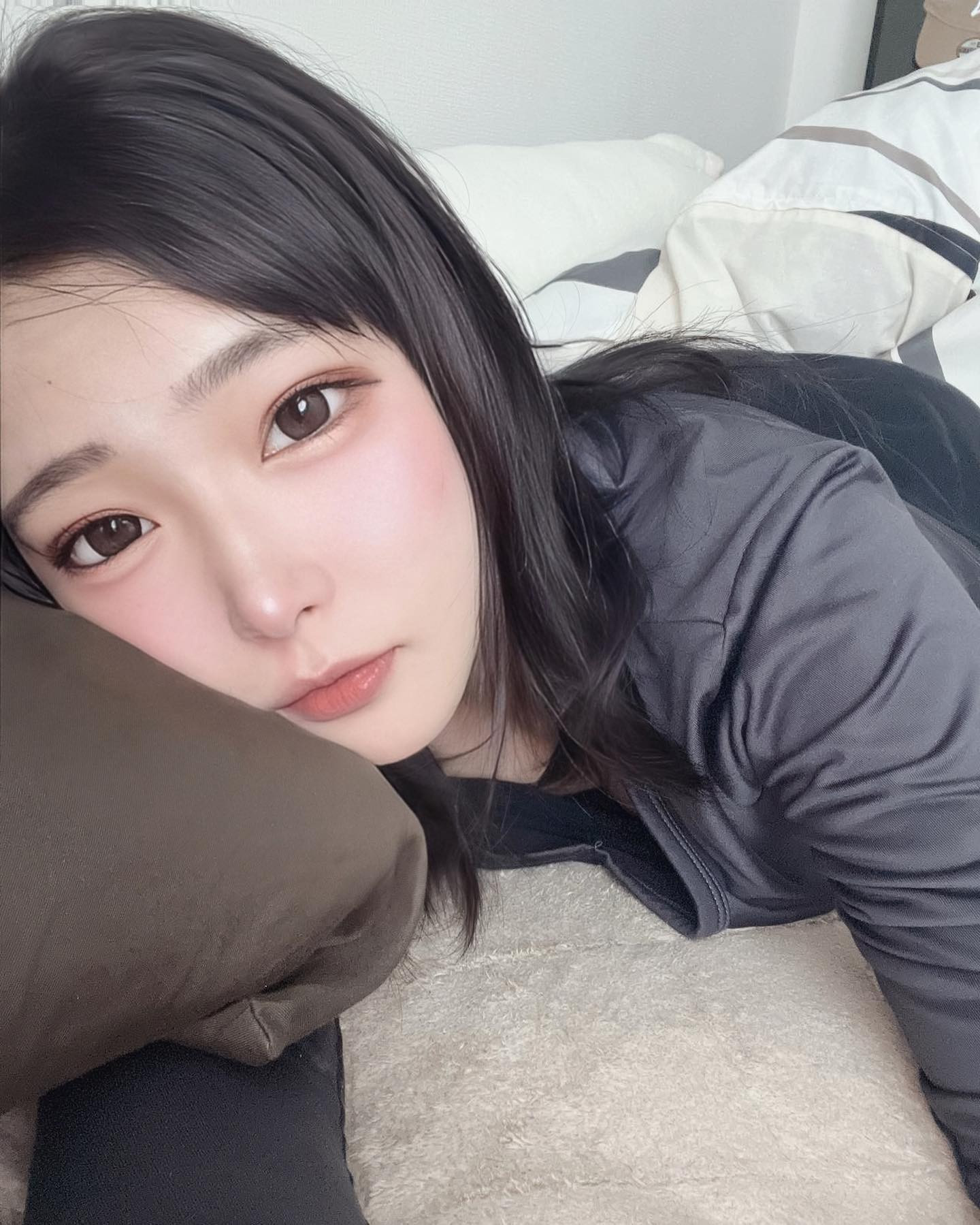 寝起きがこの顔だったらいいのに💭
飛行機乗り遅れてしまって福岡3日目です✈️
明日からしゅ☁️

南4条西3丁目第一Gビル3F 
Club MOULIN ROUGE-ムーラン・ルージュ-

☁️星乃　そら☁️

#ムーランルージュ #響グループ #星乃そら#札幌 #すすきの #北海道 #ニュークラブ #ニュークラ嬢 #すすきのニュークラ #ラウンジ #ラウンジ嬢 #キャバクラ #キャバ嬢 #ホステス #夜職 #ナイトワーク#ポケパラ#インスタ指名#彼氏募集中#求人#お酒好きな人と繋がりたい#きゃばきゃば#