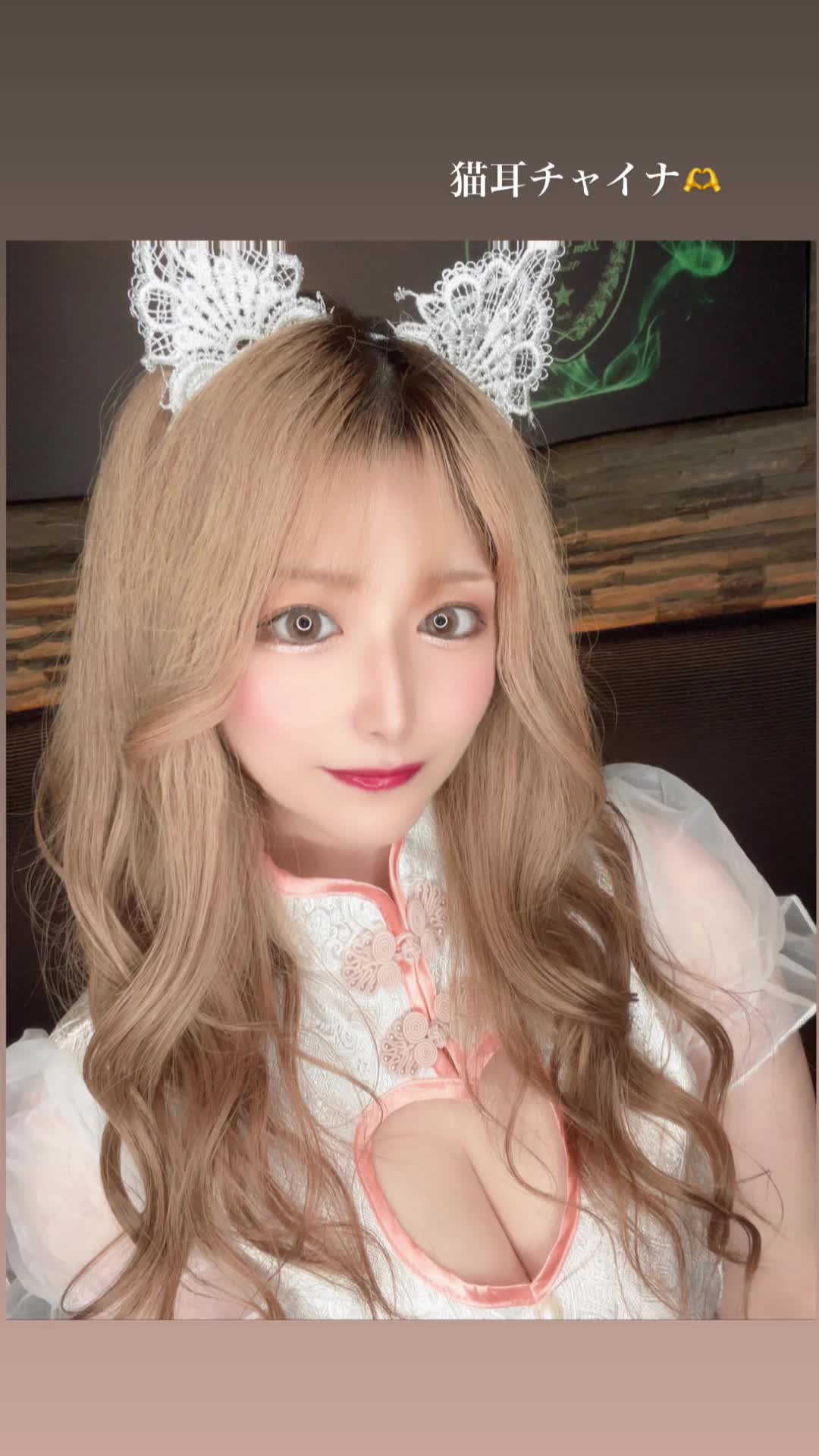 絶対髪の毛切らないとちかった ロングのがいいよね？ コメントで教えてくれたら喜んぢゃう🤭🫶 #CapCut #おおすめ #新宿 #歌舞伎町 #キャバクラ #おすすめのったら教えて #ショートフィルム #ボブになれるエフェクト