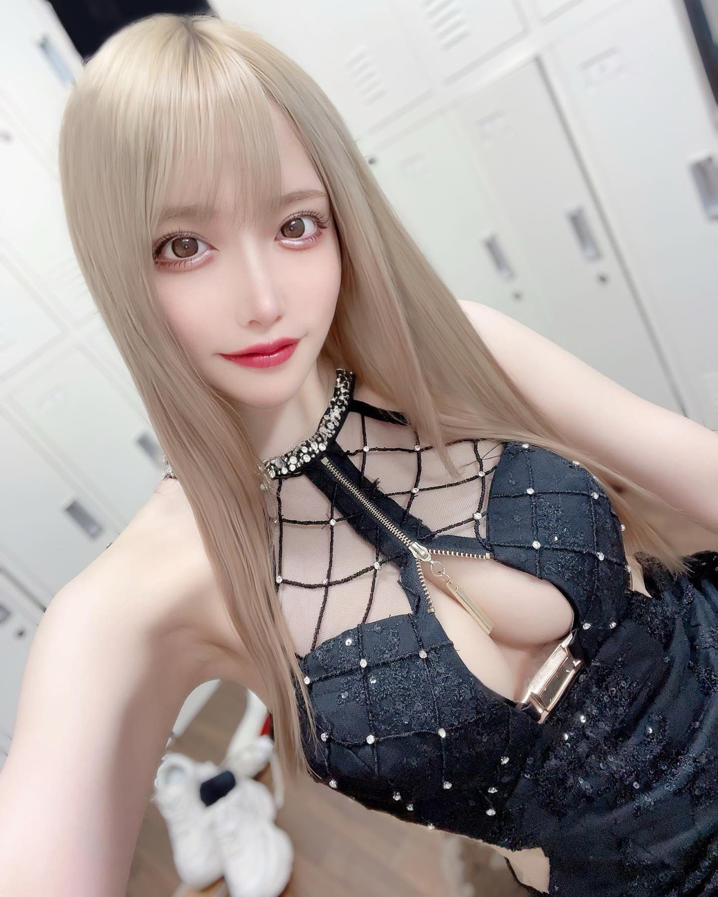 .
.
飾らない笑顔で
ありきたりなキスをして

凡庸なラブストーリーが丁度いい

終わりがあるのなら
始まらなきゃよかったなんて

いじけてばかりで
.
.