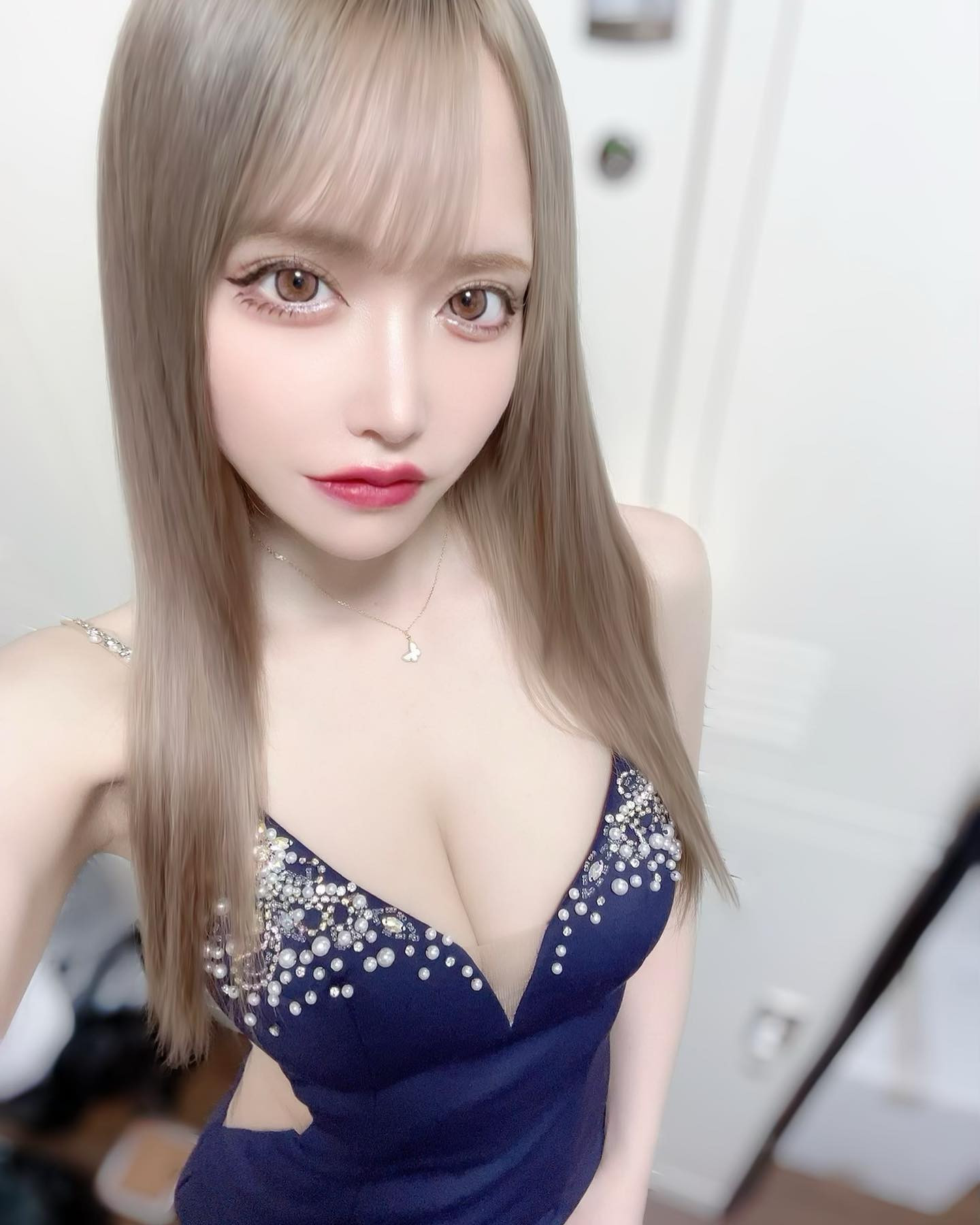 .
.

疑って後悔するよりは信じて後悔しようぜ。
行こう。きっと何とかなるさ。
.
.