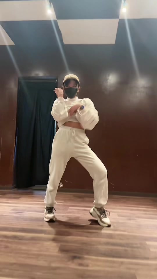 間違ったとこはどこでしょう🤣 . #ベルベ #シティグループ #札幌 #すすきの #ススキノ #キャバクラ #キャバ嬢 #キャバクラ嬢 #ニュークラブ #ニュークラ #ニュークラ嬢 #キャバ #ラウンジ #ラウンジが嬢 #ガールズバー #ホステス #すすきののキャとバクラ #すすきのキャバ嬢 #すすきのグルメ #札幌旅行 #美人 #美女 #可愛い #可愛い女の子 #銀座 #六本木 #北新地 #錦 #中州 #いいね返し