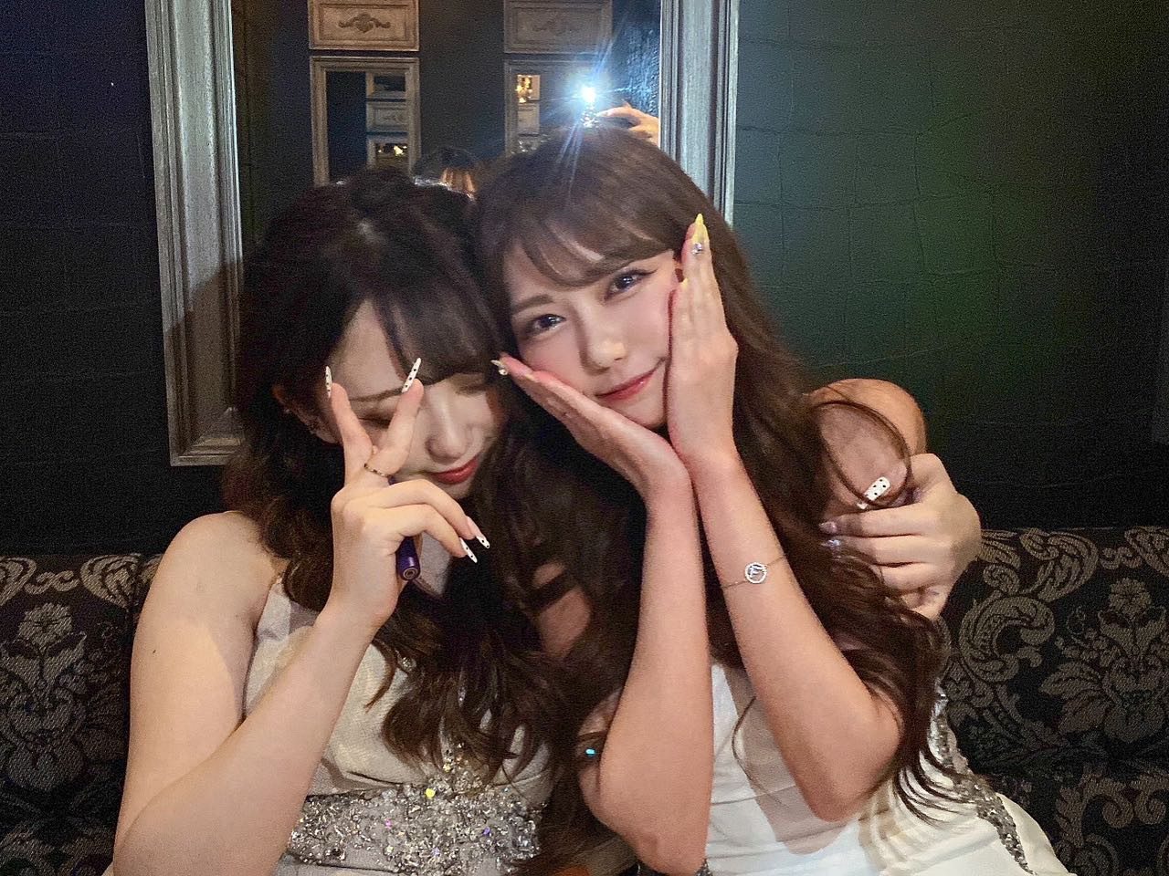 お誕生日お祝いに来てくれた皆様
ありがとうございました💖

とっても記念に残る
お誕生日になりました🥂✨

そしてほんとに大好きな女の子達！！！
一緒に飲んでくれてありがとう🤍🤍

31歳も全力で頑張るので
応援して頂けたら嬉しいです✨
後祝いもお待ちしてます！！笑

#志木 #志木市 #志木駅 #志木駅南口 #キャバクラ #キャバ #シャンパン #シャンパンタワー