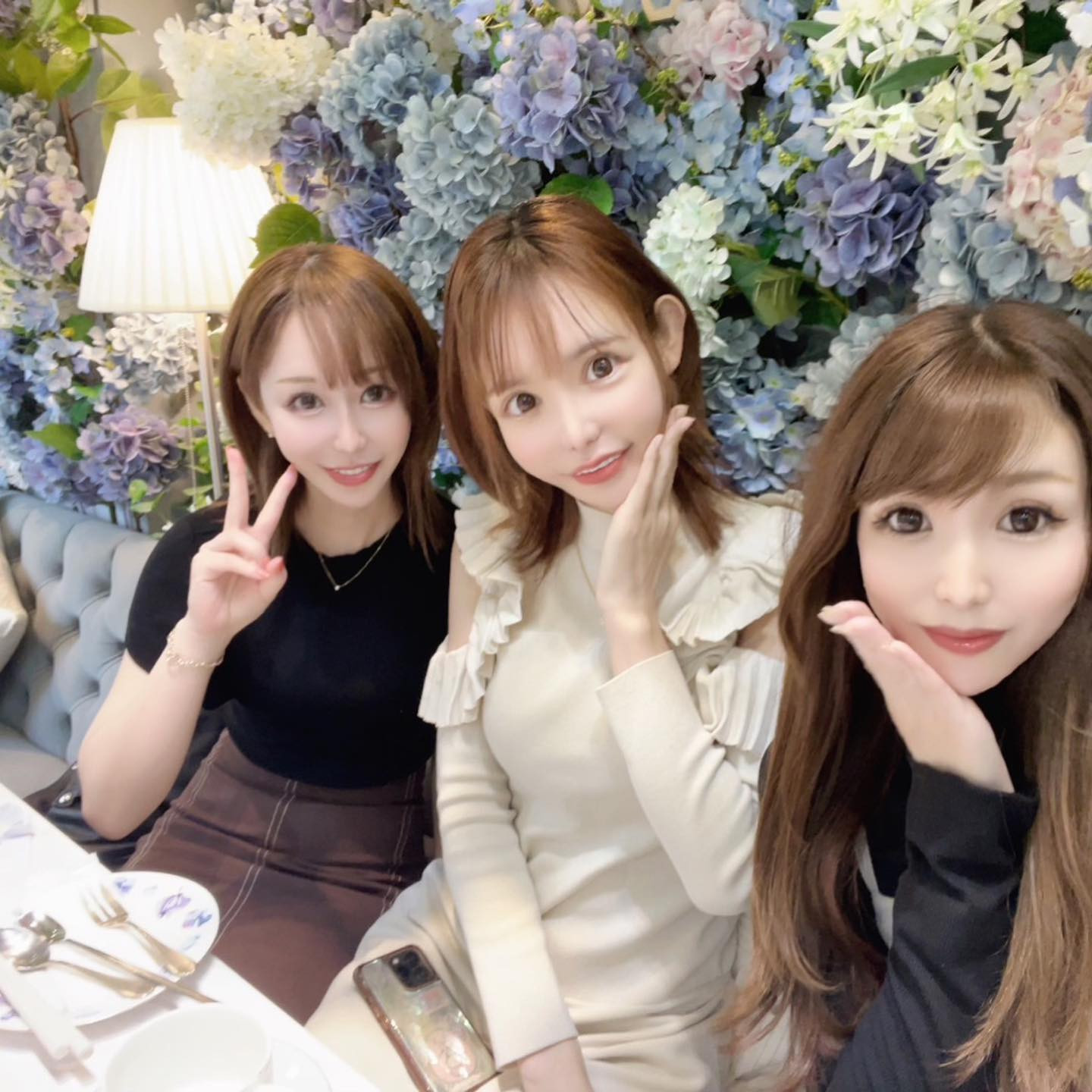 #biglove 
#💙🤍 
.
.
.
.
.
とくべつな日💙やっと外にでれた復活☝️
ふたりともだいすき🕊💙🤍
.
.
.
.
.
.
.
.
.
.
.
#女子会 
#オートクチュールカフェ 
#houtecouturecafe 
#ショート女子 
#エクステ 
#新宿キャバクラ 
#キャバクラ 
#アネラ 
#グラビア 
#gravure 
#日本的 
#性感 
#浴衣 
#新宿キャバ嬢 
#歌舞伎町 
#新宿 #六本木 
#中州 
#すすきの 
#筋トレ女子 
#益若つばさ 
#美容外科　
#プ