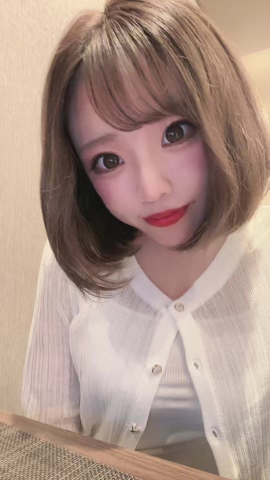 よく、雑とか大雑把って言われるけど、雑じゃないです!笑　この動画も雑じゃないです!恥ずかしいだけです!笑 tiktokたくさん撮ってるけど恥ずかしい気持ちはまだあります🤨笑笑 . #ホワイトフィルター #ベルベ #シティグループ #札幌 #すすきの #ススキノ #キャバクラ #キャバ嬢 #キャバクラ嬢 #ニュークラブ #ニュークラ #ニュークラ嬢 #キャバ #ラウンジ #ラウンジが嬢 #ガールズバー #ホステス #すすきののキャとバクラ #すすきのキャバ嬢 #すすきのグルメ #札幌旅行 #美人 #美女 #