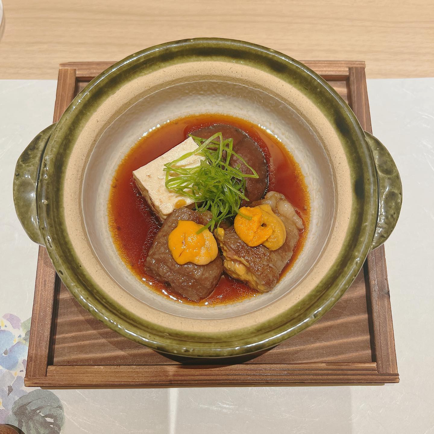 .

すき焼きの具材
お肉もそうだけど、春菊が1番好き！
春菊でご飯食べれる🍀

.