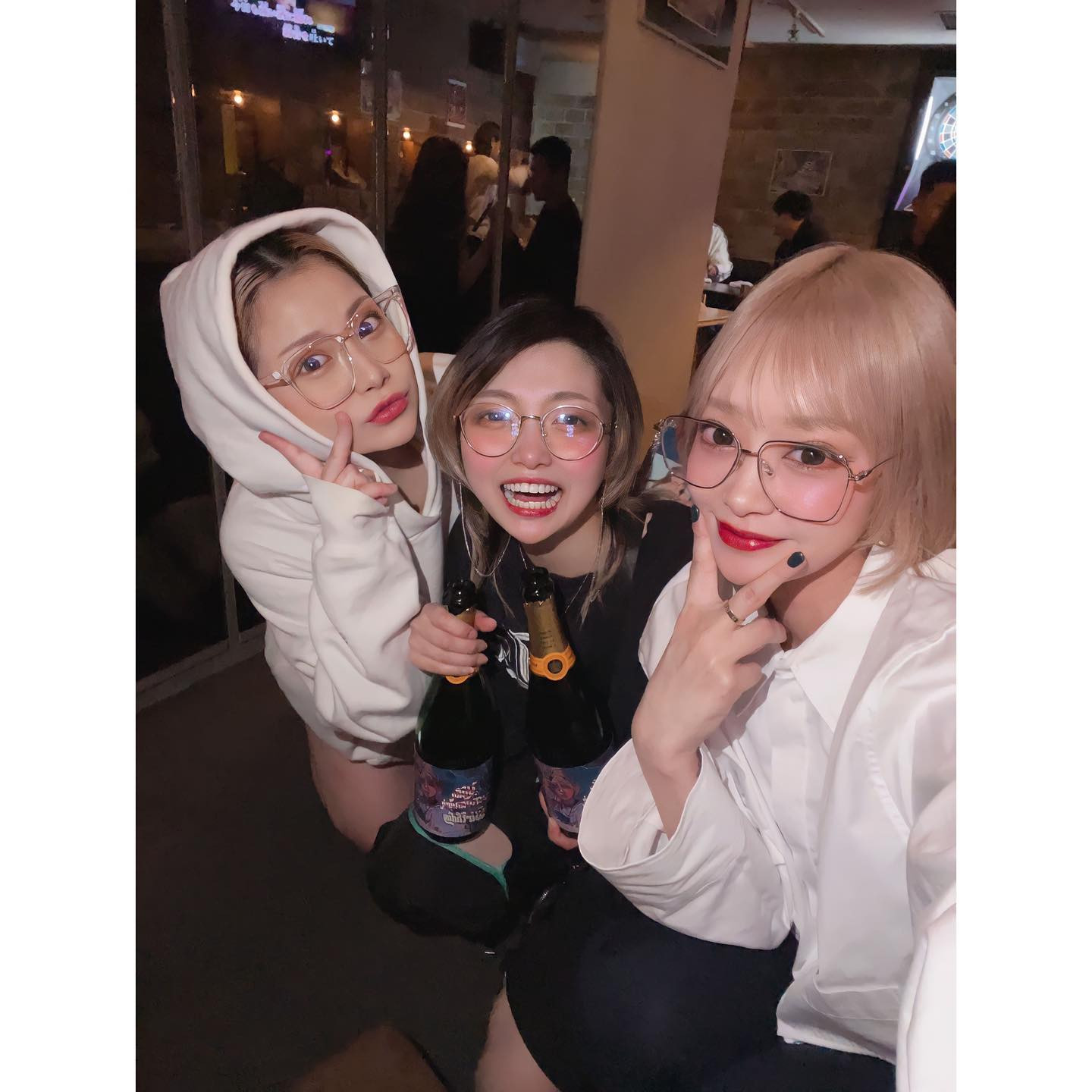 .
.
メガネ3姉妹👧🏻👓
.
ゆうかちゃんのお祝いへ🤍
ハイドの歌姫です🎤おめでとう！💓
.