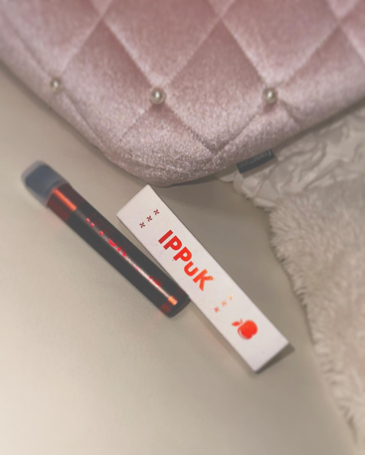 .
.
持ち運びシーシャ🍎
800回吸えるから
これで間食我慢してダイエット👱🏻‍♀️🩷✨
.
リンゴが好き🍎🍏❤️
.
#大阪#ミナミ#キャバクラ#キャバ嬢 #キャバ#大阪キャバクラ#ミナミキャバクラ#北新地キャバクラ#大阪キャバ嬢#ミナミキャバ嬢#北新地キャバ嬢#華月えみり#カイザー#カイザーグループ#アンジュール#アンジュールミナミ#unjourミナミ#unjourminami#圧倒的 #シャンパンタワー #シーシャ女子#ippuk #イップクする #シーシャ#持ち運びシーシャ#大阪シーシャ#お家シ