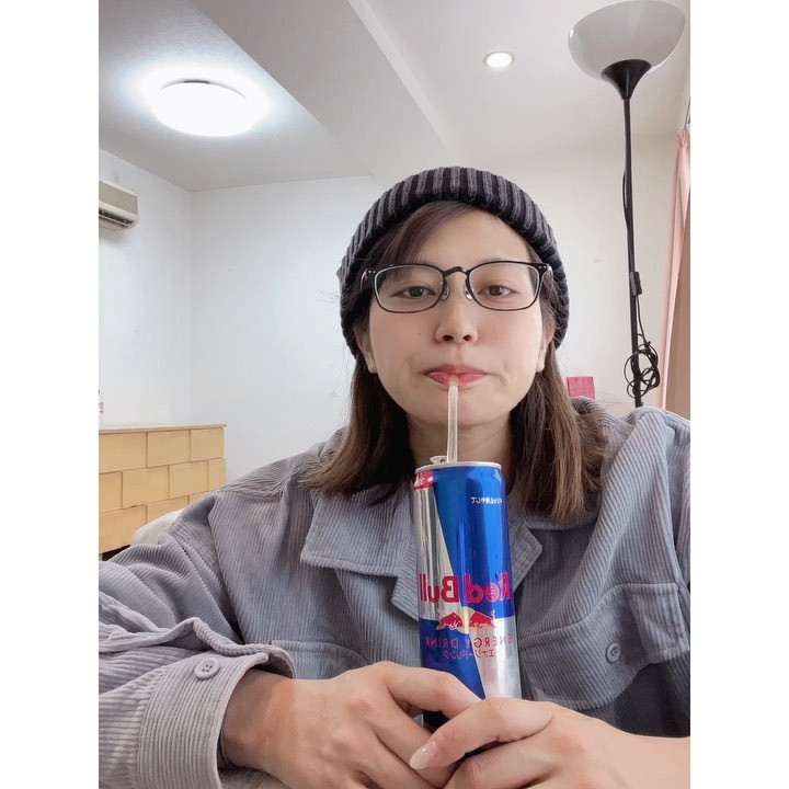 丸1日仕事の日はエナジー補給🫶🏻
RedBullよりMonster派💙
直前までコンタクトも付けない派👀