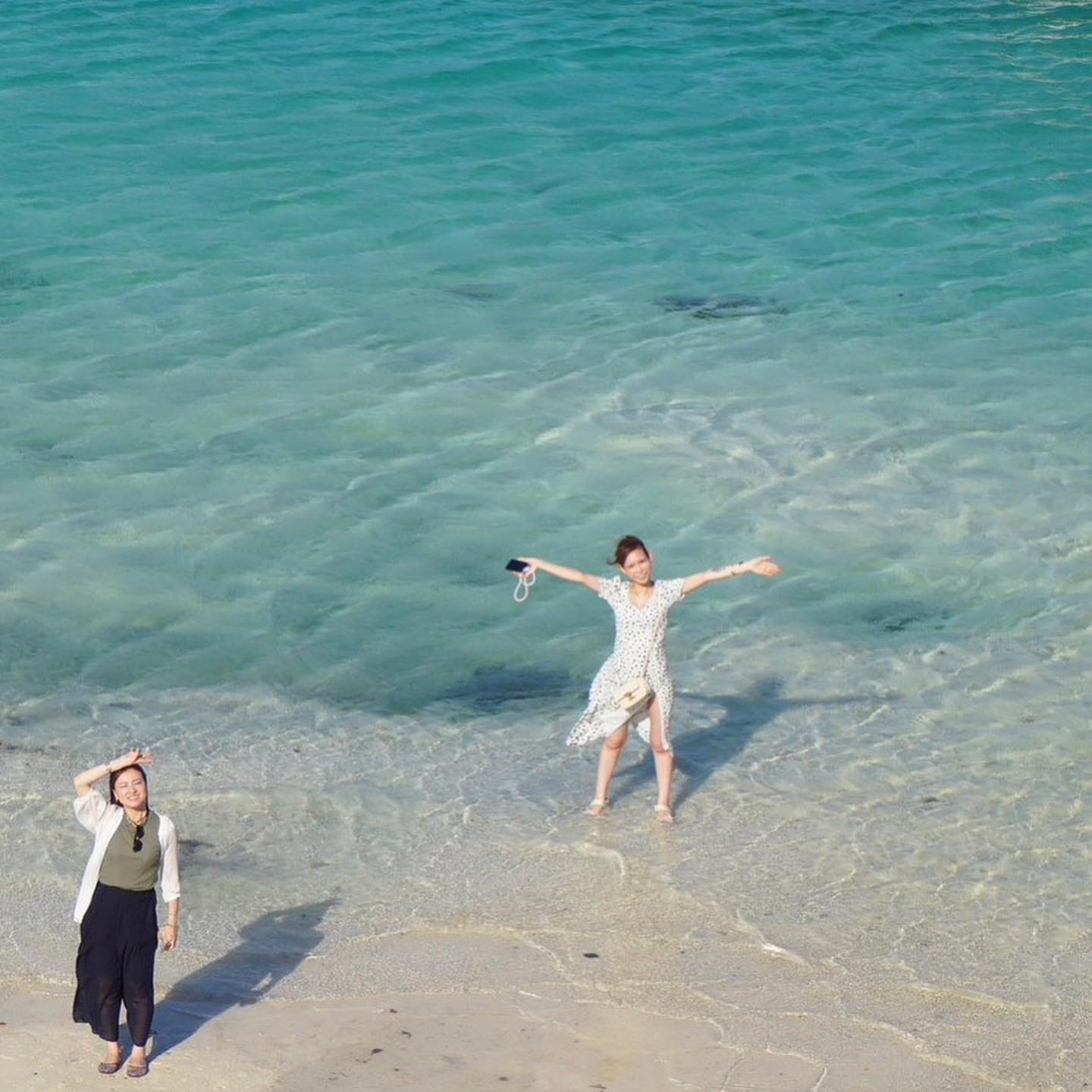 #川平湾 #川平湾展望台 
.
.
.
展望台から撮っていただいていたっ🫶
すっごい透明感...🥺✨
.
.
.
.
.
.
.
.
.
.
.
.
.
.