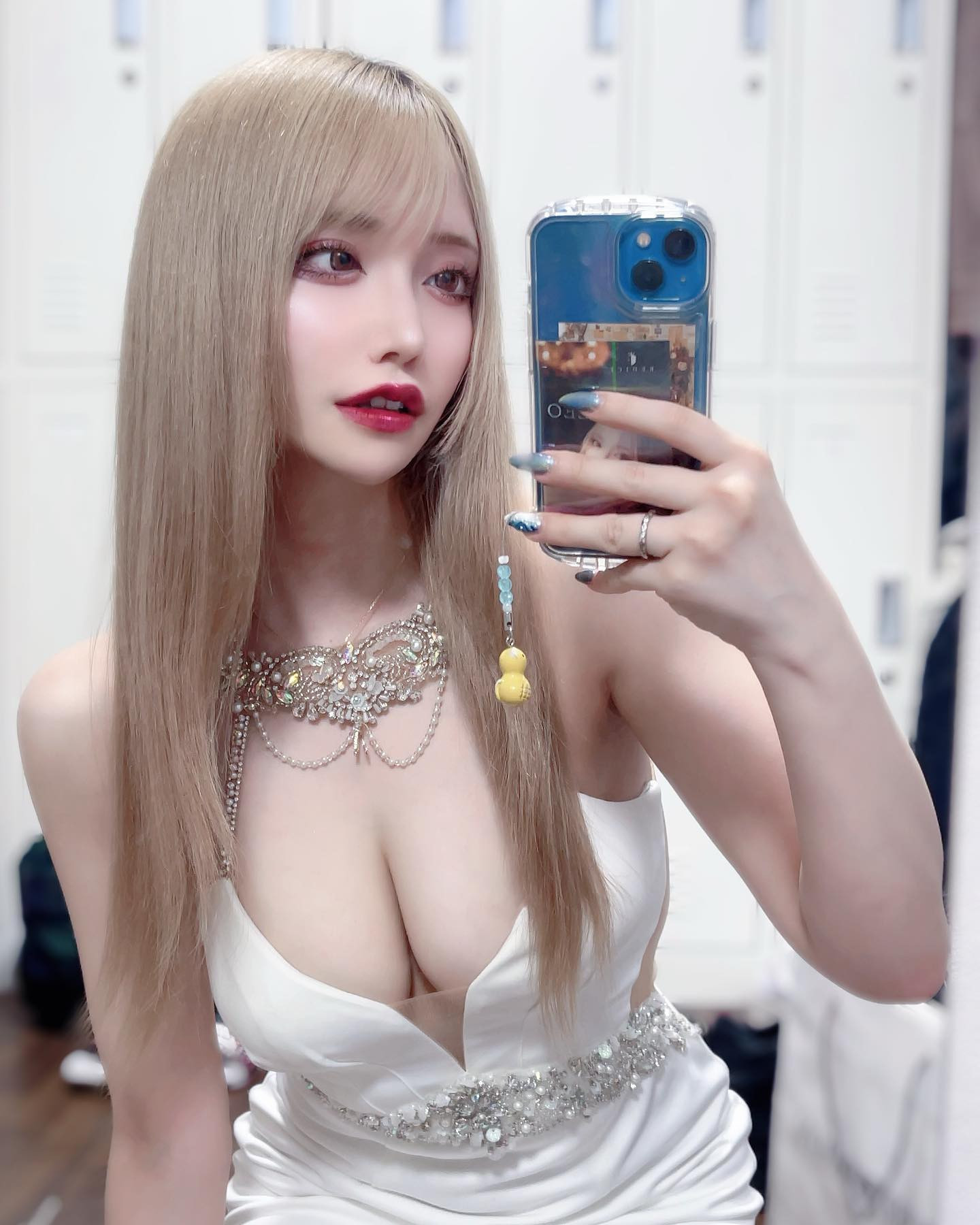 .
.
歌舞伎町産のおもち(ﾉ)'∨'(ヾ)ﾓﾁﾓﾁ
.
.