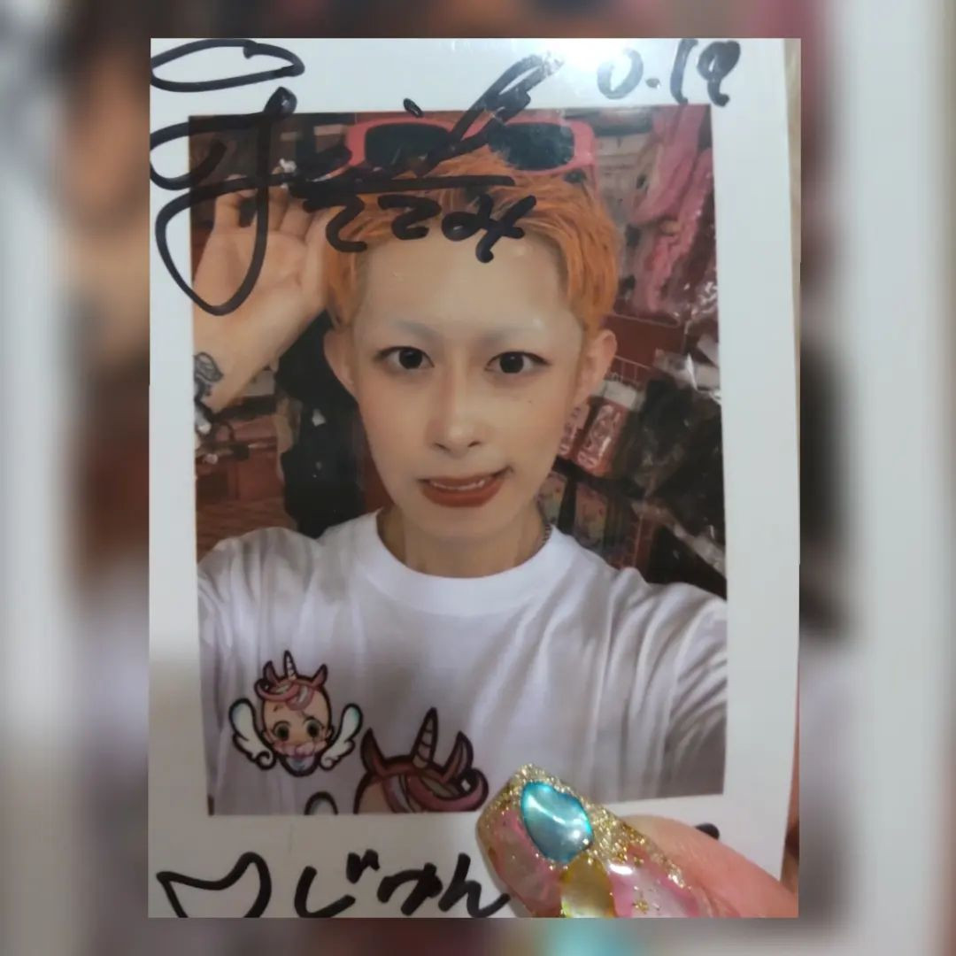 ⁡
⁡今日から現実と向き合う生活🥺⁡
いつもtiktokでみてたけどたまたまベビタピで働いてて会えたててみちゃん❤
⁡⁡ネイル可愛いいってくれた❤⁡
⁡⁡嬉しい✨
⁡少しずつ載せてこっ✨⁡
⁡今日からまた頑張るぞぃ🧚‍♀️
⁡@hibiki.group ⁡⁡⁡⁡
⁡@letoile_sinseigroup
⁡#レトワール#響グループ #水川潤#美松ビル5F#札幌 #すすきの #北海道 #ニュークラブ #ニュークラ嬢 #すすきのニュークラ #ラウンジ #ラウンジ嬢 #キャバクラ #キャバ嬢 #ホステス #夜