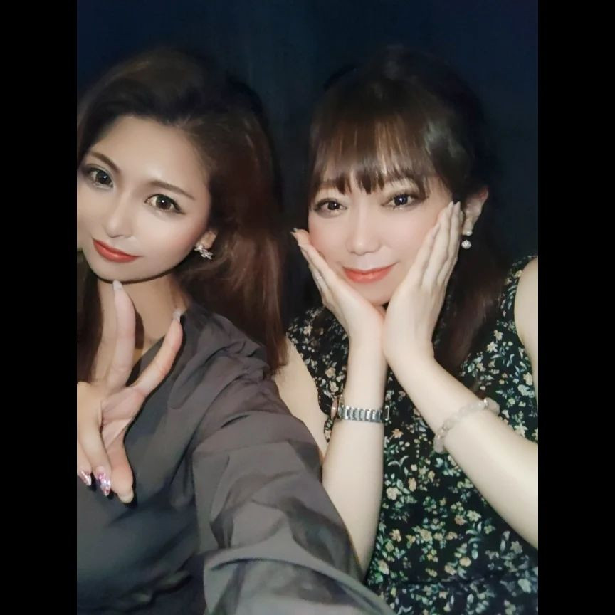 ⁡
⁡⁡
⁡こないだエスコンいったよ❤⁡
⁡⁡⁡
⁡なんか違う土地にきたみたいでした🧚‍♀️
今日から頑張ります✨⁡
⁡⁡超絶楽しいひなさん❤⁡⁡
⁡はよ会いたい🥺🥺🥺✨⁡
⁡⁡@hina_letoile
⁡@letoile_sinseigroup
⁡@hibiki.group ⁡⁡⁡
⁡#レトワール#響グループ #水川潤#美松ビル5F#札幌 #すすきの #北海道 #ニュークラブ #ニュークラ嬢 #すすきのニュークラ #ラウンジ #ラウンジ嬢 #キャバクラ #キャバ嬢 #ホステス #夜職 #ナイトワーク 