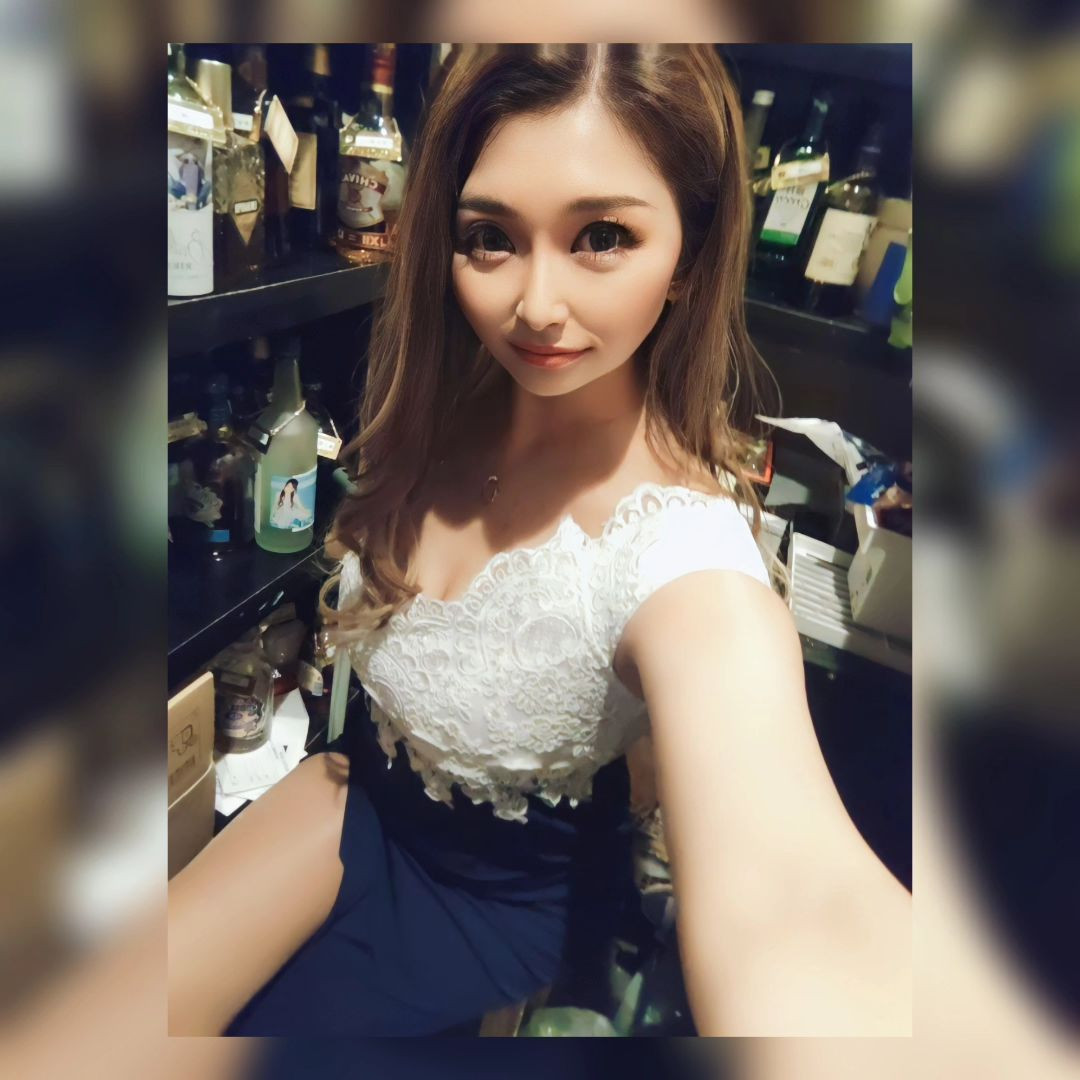 ⁡
⁡寝違えて首いたい！⁡
⁡つらみ！⁡
今日は⁡⁡ロングドレスにしたお✨⁡
⁡#レトワール#響グループ #水川潤#美松ビル5F#札幌 #すすきの #北海道 #ニュークラブ #ニュークラ嬢 #すすきのニュークラ #ラウンジ #ラウンジ嬢 #キャバクラ #キャバ嬢 #ホステス #夜職 #ナイトワーク #ポケパラ #インスタ指名 #求人 #お酒好きな人と繋がりたい #キャバキャバ #きゃばきゃば#ダイエット#HIBIKI#HIBIKIグループ