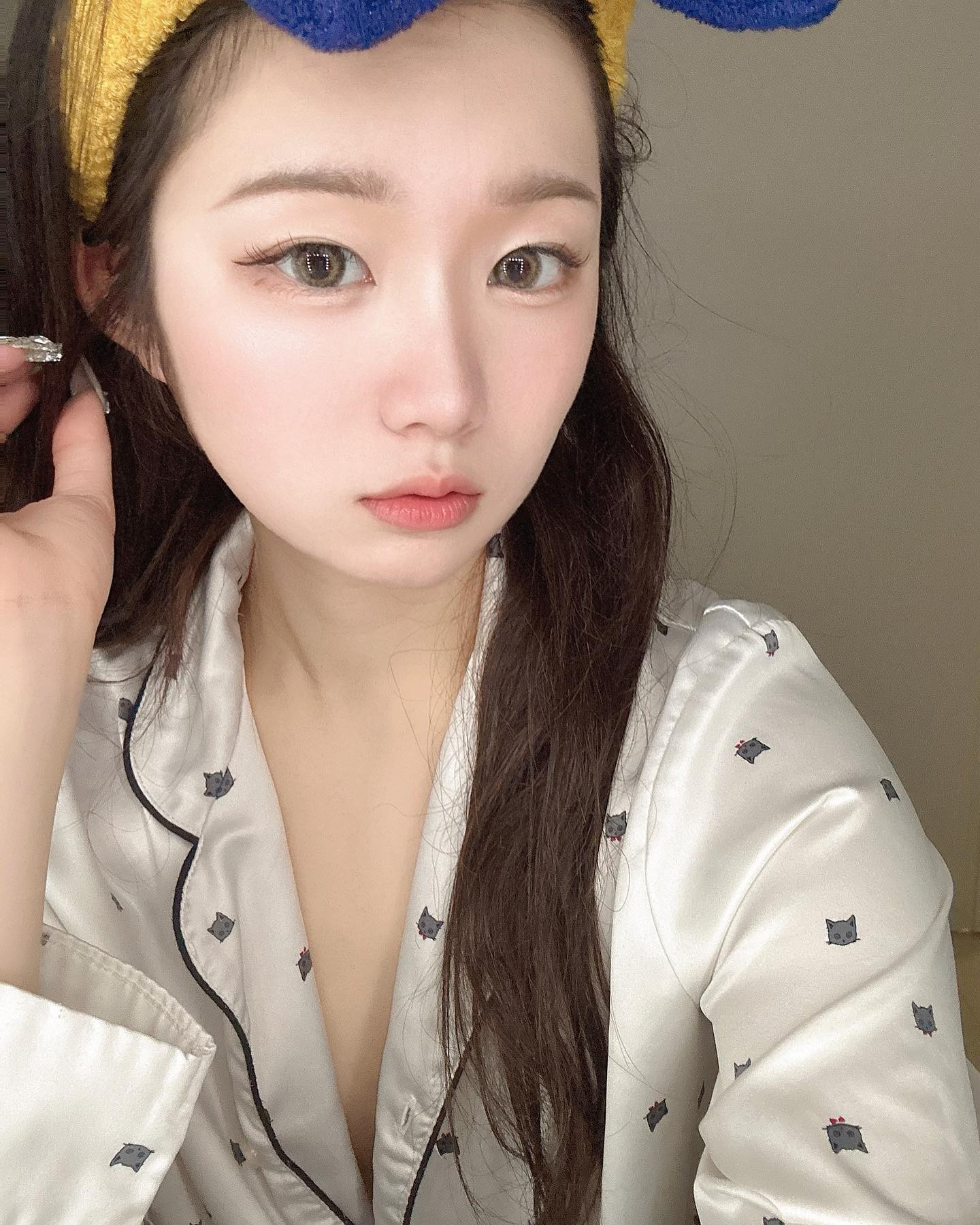 今日のおうち時間は前髪オールバックのつるつるパジャマ🏠

 #札幌 #すすきの #歌舞伎町 #新宿  #六本木 #銀座 #錦 #北新地 #ミナミ #キャバ #キャバクラ #キャバ嬢 #キャバクラ嬢  #ニュークラ #ニュークラブ #ニュークラ嬢  #ガールズバー #ホステス  #すすきのキャバ嬢 #美女 #かわいい #いいね返し  #instagood #instalike #lfl #like4like #dress #love #photooftheday  #roomwear