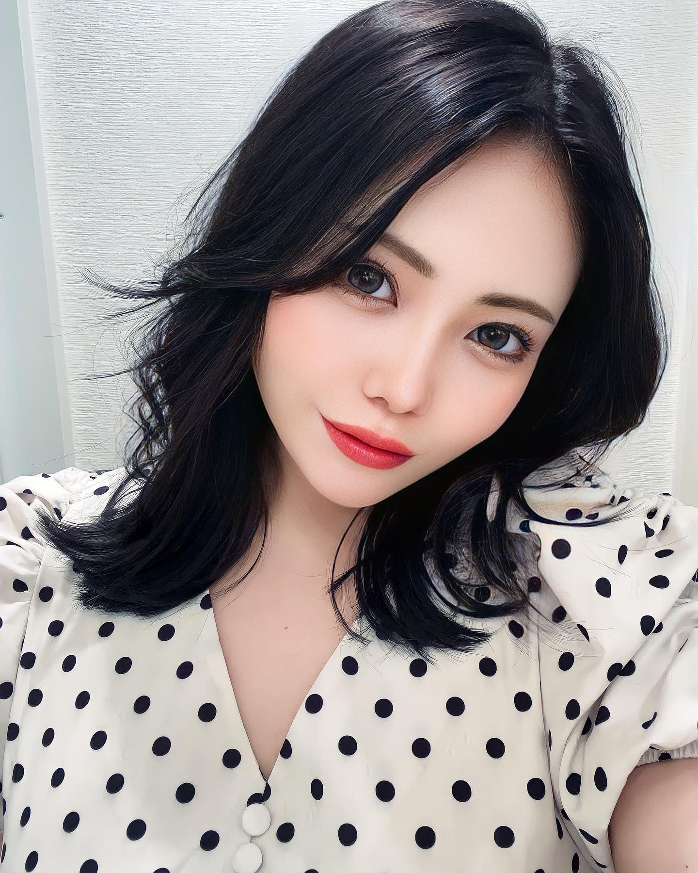 こんなに短くなったの５年ぶりくらい

@album_madoka さんに切ってもらいました
ずっと気になってたところだから行けて幸せ🫶🏻

ありがとうございました🙈💓

.
.
.

#remini #hair #album #美容室 #韓国ヘア #新宿 #歌舞伎町 #キャバ嬢 #キャバクラ #撮影 #キャバドレス #リュアーグ #指名 #名古屋 #北新地 #すすきの #instagood #instalike #lfl #followforfollowback #いいね返し #きゃばきゃば #ドレス #