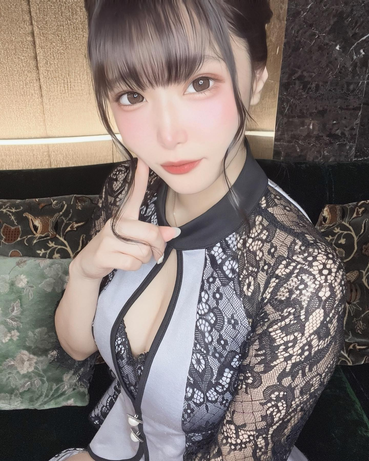 久しぶりの画角🐈‍⬛

南4条西3丁目第一Gビル3F 
Club MOULIN ROUGE-ムーラン・ルージュ-

☁️星乃　そら☁️

#ムーランルージュ #響グループ #星乃そら#札幌 #すすきの #北海道 #ニュークラブ #ニュークラ嬢 #すすきのニュークラ #ラウンジ #ラウンジ嬢 #キャバクラ #キャバ嬢 #ホステス #夜職 #ナイトワーク#ポケパラ#インスタ指名#彼氏募集中#求人#お酒好きな人と繋がりたい#きゃばきゃば#キャバキャバ#求人 #自撮り #かわいい#可愛い#美人#美女#あざとい#あ