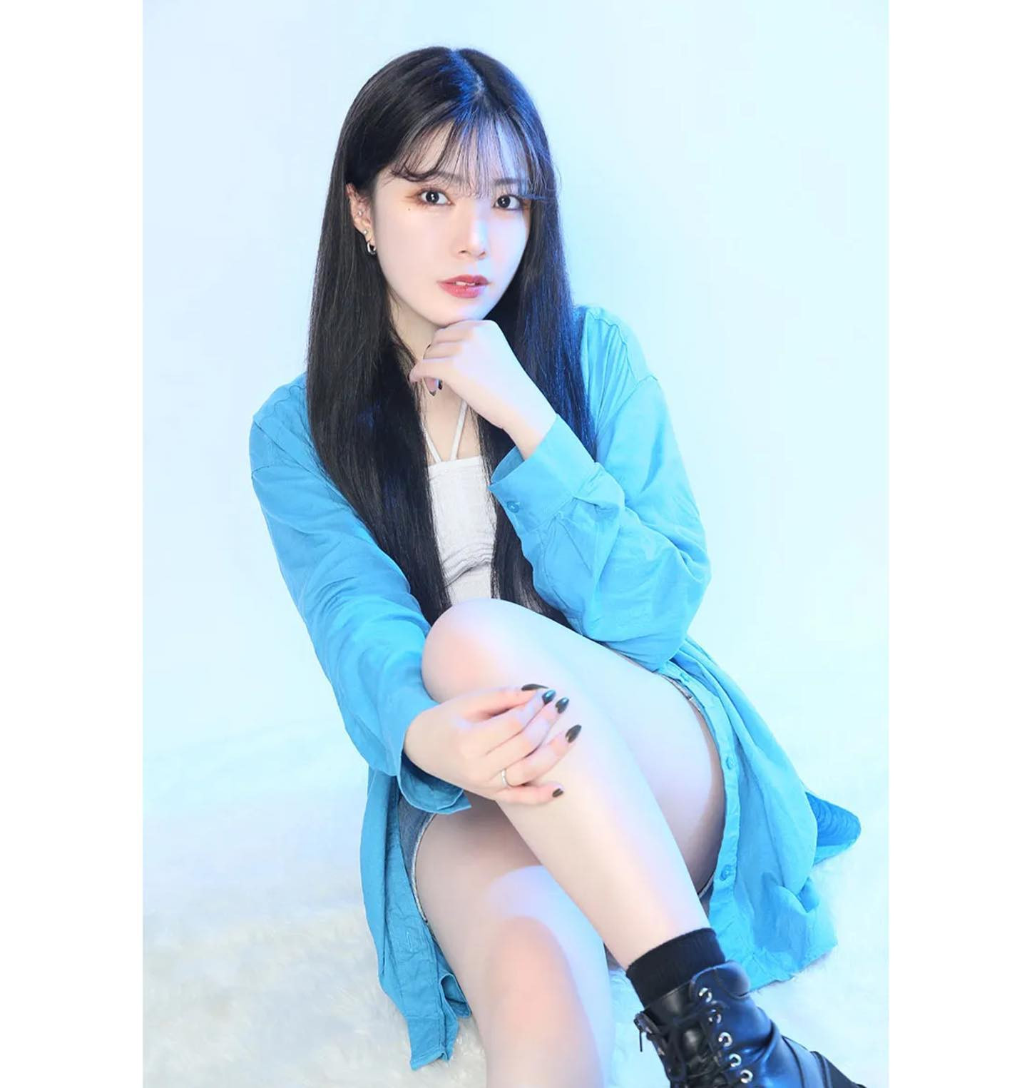 初投稿〜!!!
こないだキャバキャバの宣材写真撮ってきました❤︎
他の写真もホームページ載ってるので是非チェックしてみてください🥂
#キャバキャバ #歌舞伎町 #宣材写真 #KⅡ #ケーツー　#ガールズバー