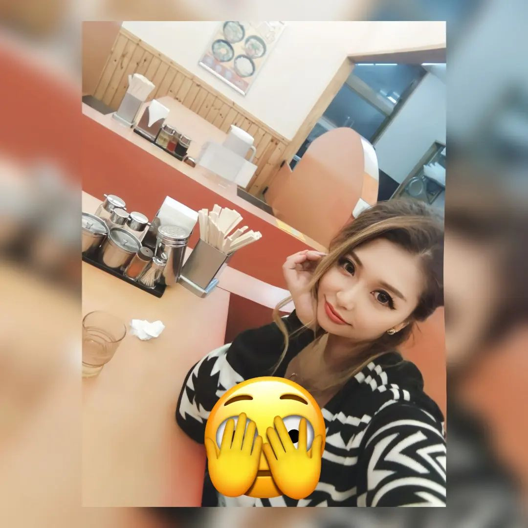 わたあめかわちぃ🙃⁡
⁡ ⁡
酔ってて謎に山岡家で自撮りする人🥸⁡笑⁡
⁡⁡⁡
@letoile_sinseigroup ⁡
⁡@hibiki.group ⁡
⁡#レトワール#響グループ #水川潤#美松ビル5F#札幌 #すすきの #北海道 #ニュークラブ #ニュークラ嬢 #すすきのニュークラ #ラウンジ #ラウンジ嬢 #キャバクラ #キャバ嬢 #ホステス #夜職 #ナイトワーク #ポケパラ #インスタ指名 #求人 #お酒好きな人と繋がりたい #キャバキャバ #きゃばきゃば#ダイエット#HIBIKI#HIB