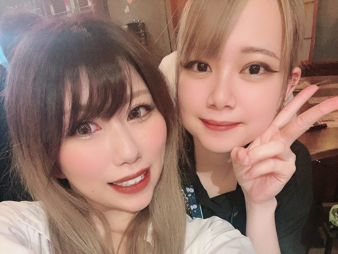 💙

久しぶりにみのりと駅前に
おじゃましてきた👶🏻

はるひはとにかくかわちい
おみたんぺちゃんはずっとビジュがよい

たまに遊びに行くのもいいなっておもた🐥🤍

〜snack NODOKA〜
📌営業時間：20時～25時
📌定休日：日曜日
📌住所：〒951-8063
新潟県新潟市中央区古町通8番町中屋ビル2F
☎️➧0252295225

👤:【@snack.nodoka】

【🍸料金システム🥂】
■フリーセット
60分　4,000円
■ボトルセット
90分　4,000円
■指名（1時間）2,000円
