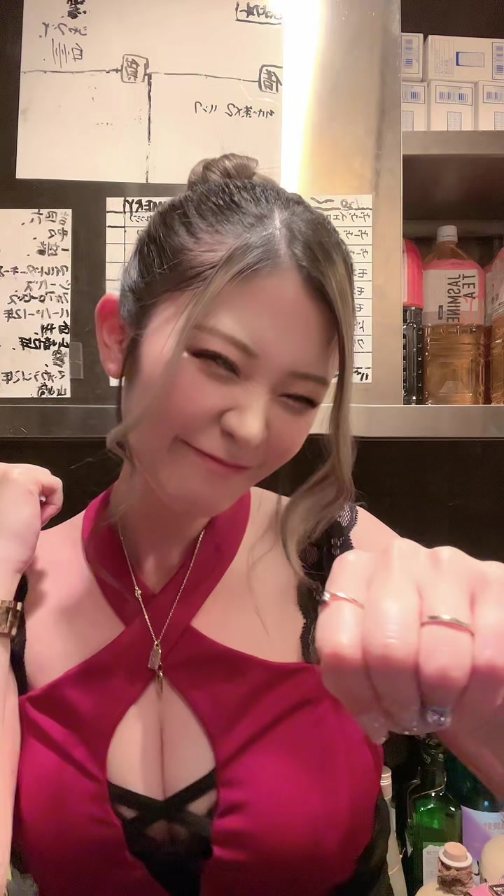 後ろの時空歪みすぎィィはにゃぁ？#ベルメイク #いいね #おすすめ #キャバ嬢 #新潟 #パワー #なかやまきんに君