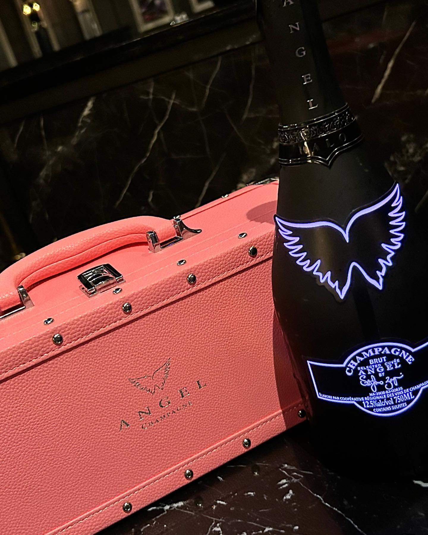 浴衣イベント会いに来てくれた方
ありがとうございました✨
2日間たくさん飲めて楽しかった😛♡

7月は毎日出勤してます！
会いにきてね💛

浴衣着て花火大会に行きたい

#浴衣 #浴衣女子 #浴衣コーデ #浴衣姿 #七夕 #七夕イベント #キャバ #キャバクラ #志木 #志木市 #志木駅 #志木駅南口 #シャンパン #エンジェル #エンジェルシャンパン #エンジェルヘイロー