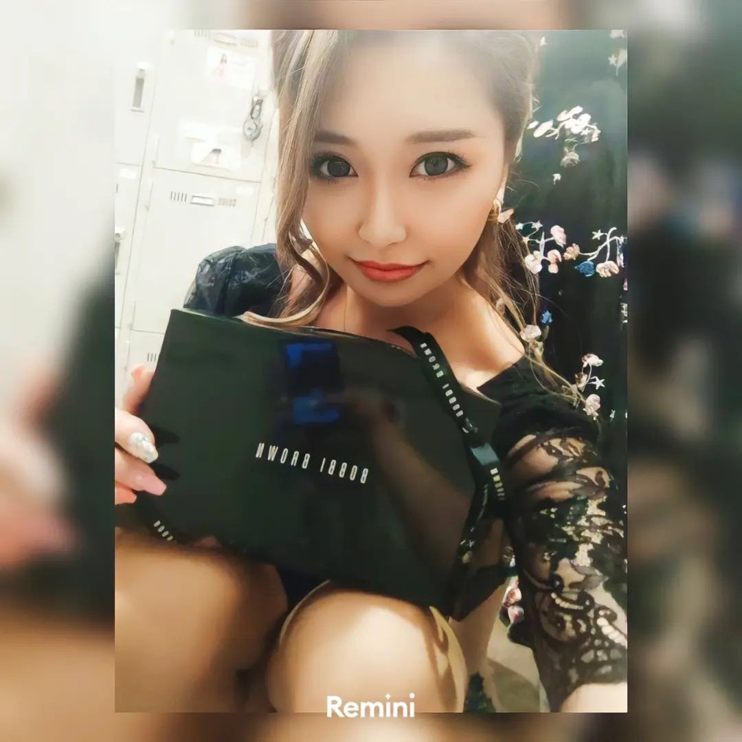 ⁡
みおりん❤プレゼントありがとうー❤⁡
⁡何かな何かな❤⁡
⁡わざわざ本当感謝✨⁡
⁡これからも仲良くしてね🤗⁡
⁡@hibiki.group ⁡
⁡@miori_letoile ⁡
⁡@hibiki.group ⁡
⁡#レトワール#響グループ #水川潤#美松ビル5F#札幌 #すすきの #北海道 #ニュークラブ #ニュークラ嬢 #すすきのニュークラ #ラウンジ #ラウンジ嬢 #キャバクラ #キャバ嬢 #ホステス #夜職 #ナイトワーク #ポケパラ #インスタ指名 #求人 #お酒好きな人と繋がりたい #キ