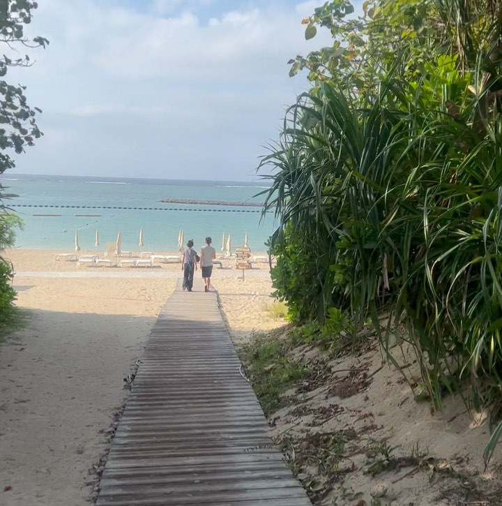 #石垣島 #石垣島コンチネンタルホテル 
.
.
朝7時最高だった💙
.
.
.
.
.
.
.
.
.
.
.
.
.
.
.
.
.