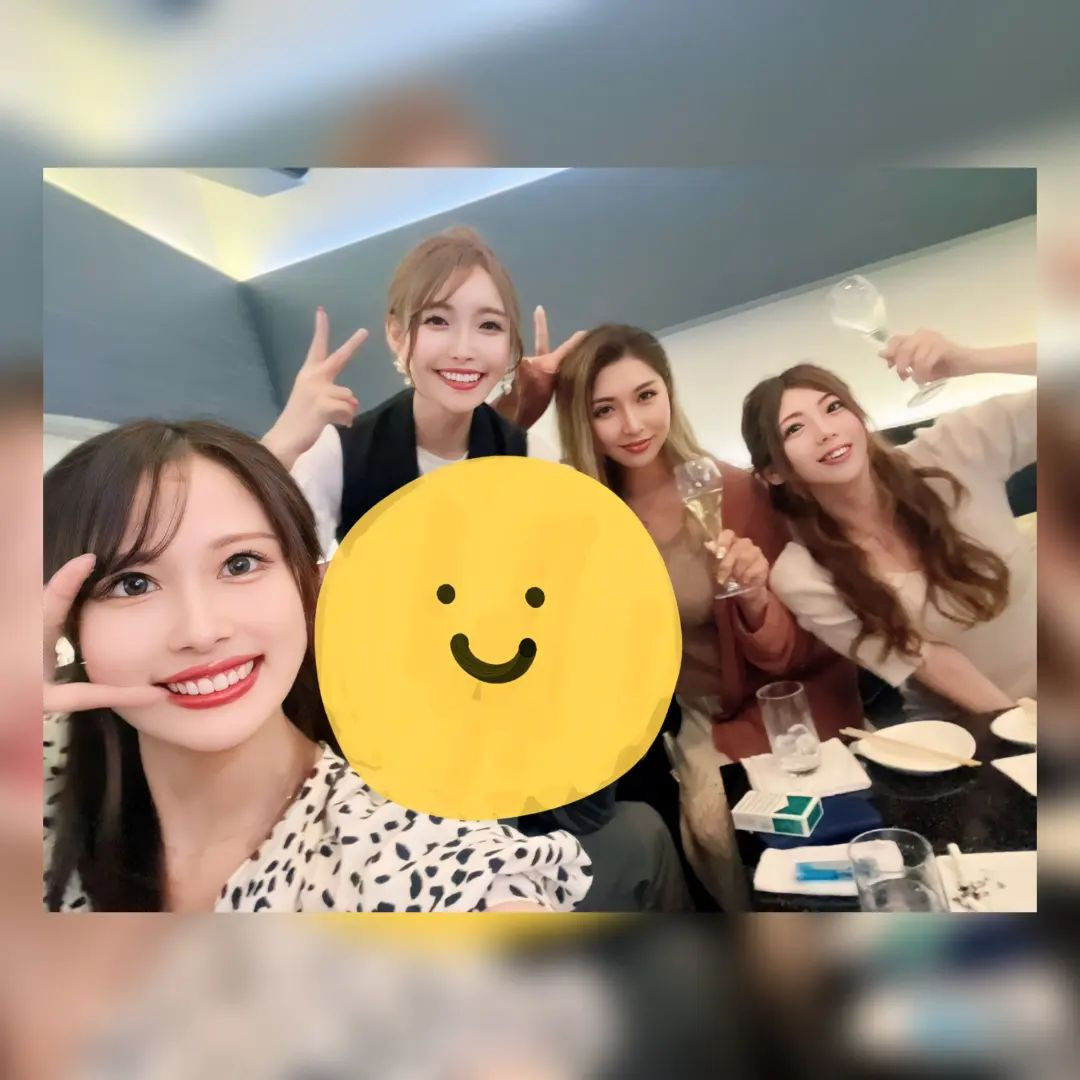 ⁡
⁡久しぶりのかんなちゃーん❤⁡
新店で頑張ってるかんな姫✨いつも道り元気でしたっ💞⁡⁡⁡
シャンパン出た時は例の言葉忘れずにねっ🤣✋
誰か新店遊びに連れてけください😎🤘
@kanna_bellepalais @ran_letoile ⁡
⁡@yuki_letoile ⁡
⁡⁡@hibiki.group
@letoile_sinseigroup ⁡⁡
⁡#レトワール#響グループ #水川潤#美松ビル5F#札幌 #すすきの #北海道 #ニュークラブ #ニュークラ嬢 #すすきのニュークラ #ラウンジ #ラウン