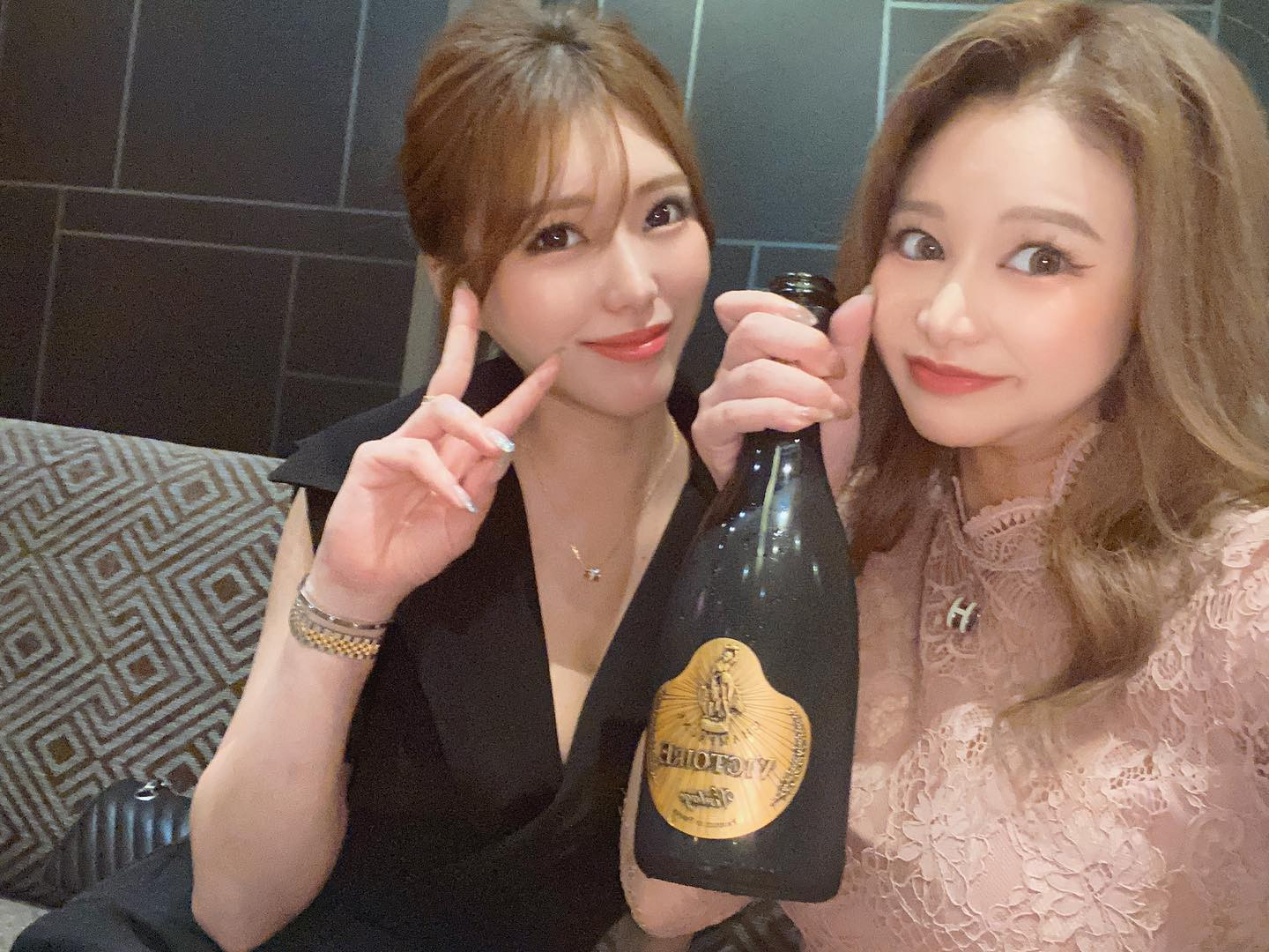 かすみ♡
こないだありがとうだよ〜😻✨

#すすきの #シャチスタ #赤門倶楽部 #椿姫なみ #キャバ嬢 #キャバクラ #すすきのキャバクラ #歌舞伎町 #六本木 #銀座 #中洲 #北新地 #水商売 #バイト募集中 #求人 #アルバイト #高収入 #夜職 #キャスト募集 #体入 #採用 #女子大生 #経営者 #ベンチャー企業 #ガールズバー #ポケパラ #美容 #オシャレ #可愛い女の子