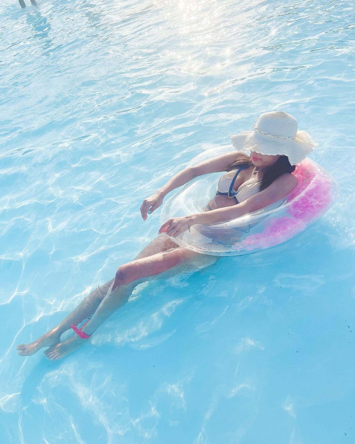 ずぅっと水の中にいたい🐬𓂃🫧
水の世界にいる時が幸せ🩵🩵

#よみうりランド #よみうりランドプール #よみうりランドプールwai #プール #プールサイド #東京観光 #キャバクラ #キャバ嬢 #歌舞伎町 #被写体 #撮影モデル #撮影会モデル #ソロキャンプ #ソロキャンプ女子 #キャンプ女子 #キャンプ女子と繋がりたい #水着ギャル #水着コーデ #ライバー #ライバー女子 #summerfashion #summerfashion #tiktokers_sea #solocamping #japa