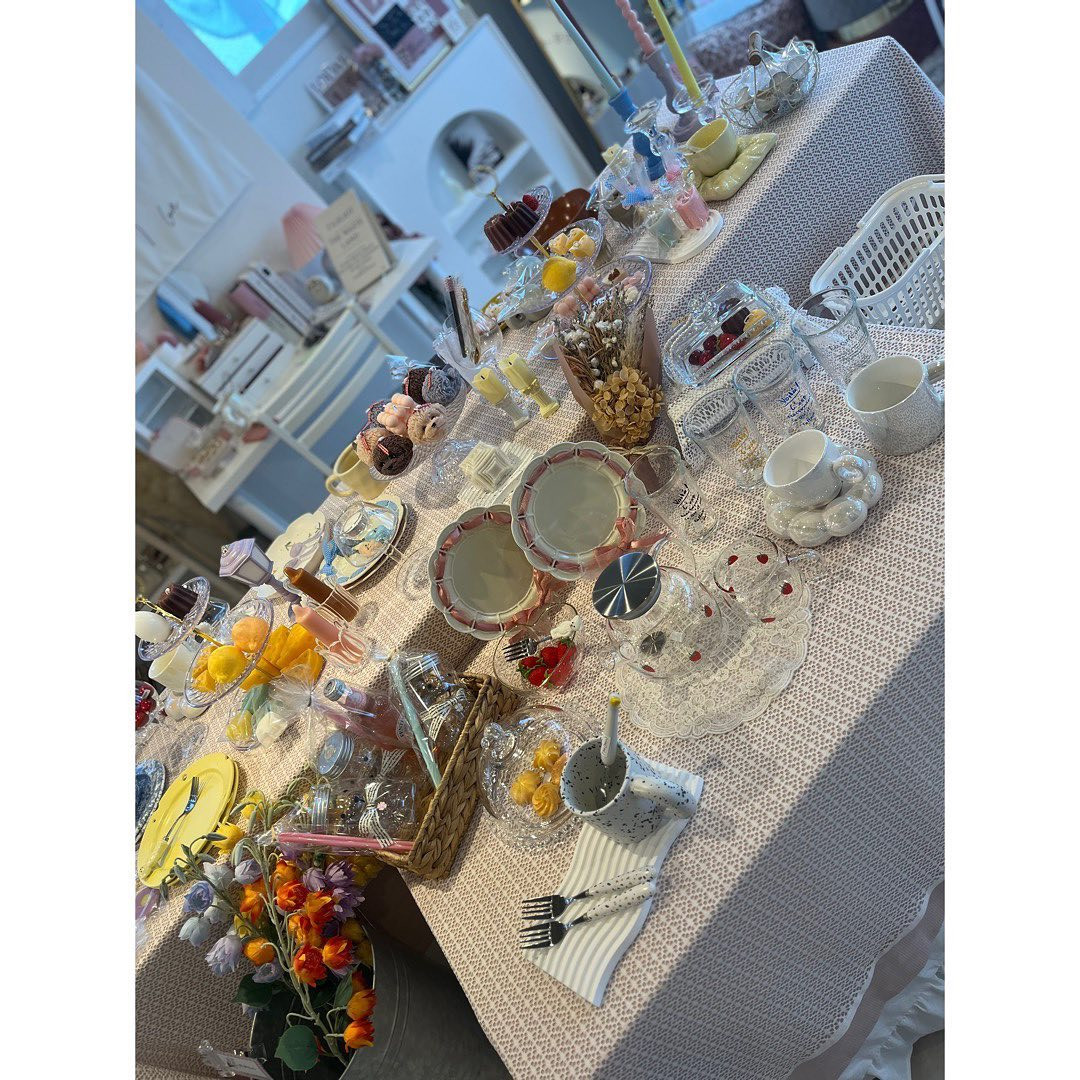 7月13日にオープンしたばかりの
4Uさん( @4u_foryou_4444 )で
可愛い韓国雑貨買ってきたよ⸜(*˙꒳˙*)⸝🎀

駅近で迷う事なく辿り着けた🐶✨️

店内カフェ利用も出来るし
アパレルコーナーもあって
たくさんの可愛い物に囲まれて
居るだけで幸せ✨️🫧𓂃𓈒𓏸

店員のお姉さんも韓国女優さんに似てて
とっても可愛いすぎた🥹🩷