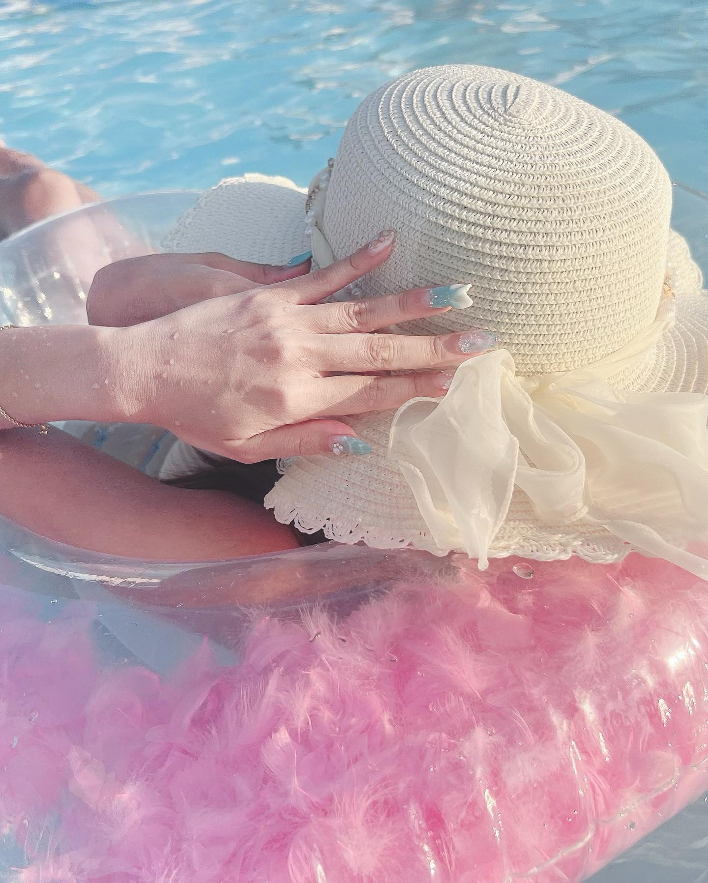 summer nail✧*｡꙳✡︎⋆꙳
麦わら帽子と浮き輪と
とっても可愛くネイル撮ってくれた
こはるん🥹💓💓

さすがすぎて⸝⸝o̴̶̷̥᷅ ̫ o̴̶̷̥᷅⸝⸝🎀🫧
色味も可愛くて
お気に入りの写真たちですっ💓

ネイルを担当してくれてるのは

渋谷Fav nail
@favnail__shibuya 
@chieko1841 

#favnail 
#渋谷ネイル #ネイルサロン #japanesenail #japanesenailart #nailsalon #shibuyanail #貝殻 #夏