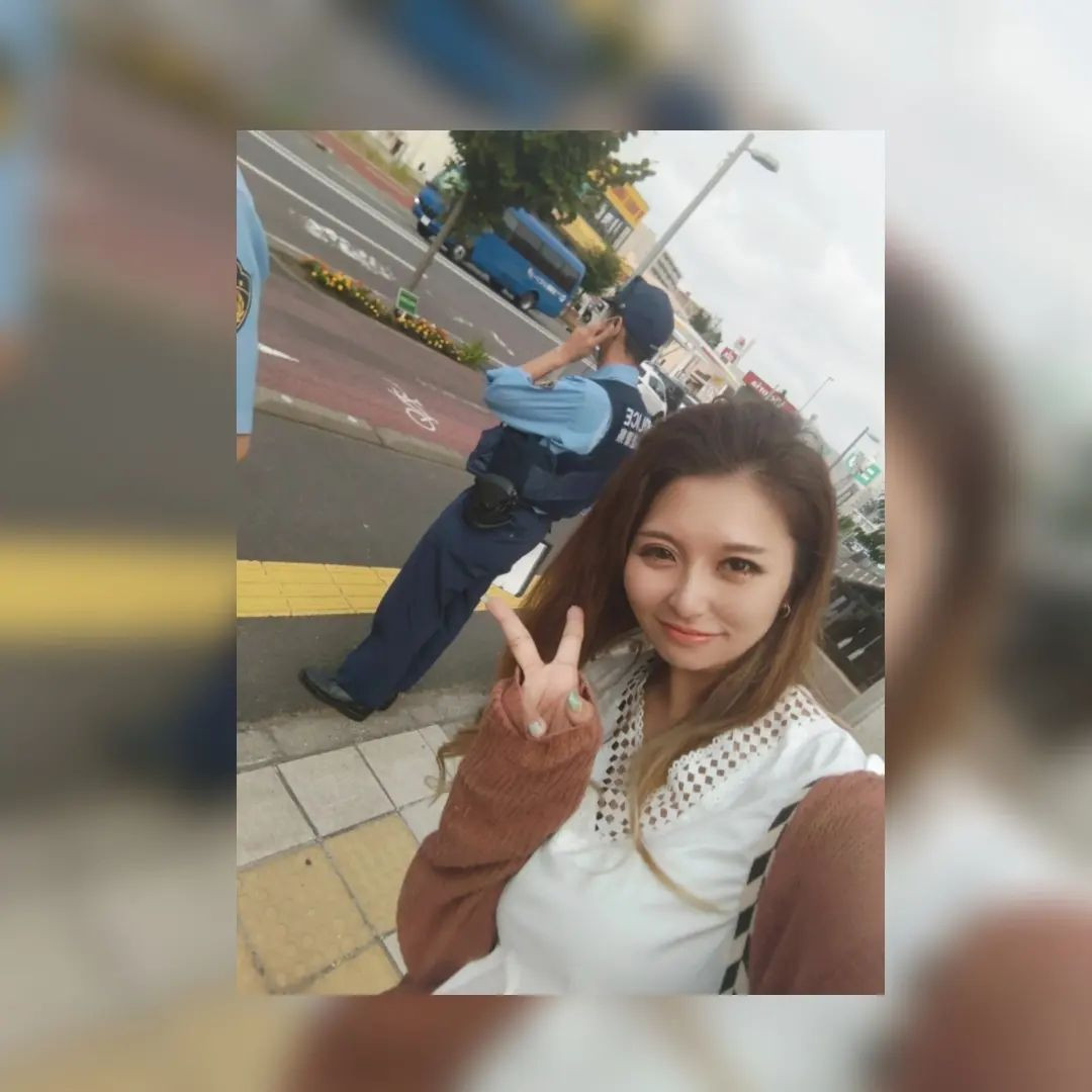 ⁡
⁡警察の方とどっちが先にタクシー捕まえれるかてやってたら結局どっちも捕まえられなくてもうタクシー電話しよーてなった👮
⁡⁡⁡
⁡しかもじゅんちゃーん！て笑💁🏽‍♂️⁡
⁡源氏名まで覚えててくれて
また新たな伝説の幕開け✨⁡
⁡@hibiki.group ⁡
⁡@letoile_sinseigroup ⁡
⁡#レトワール#響グループ #水川潤#美松ビル5F#札幌 #すすきの #北海道 #ニュークラブ #ニュークラ嬢 #すすきのニュークラ #ラウンジ #ラウンジ嬢 #キャバクラ #キャバ嬢 #ホステス #