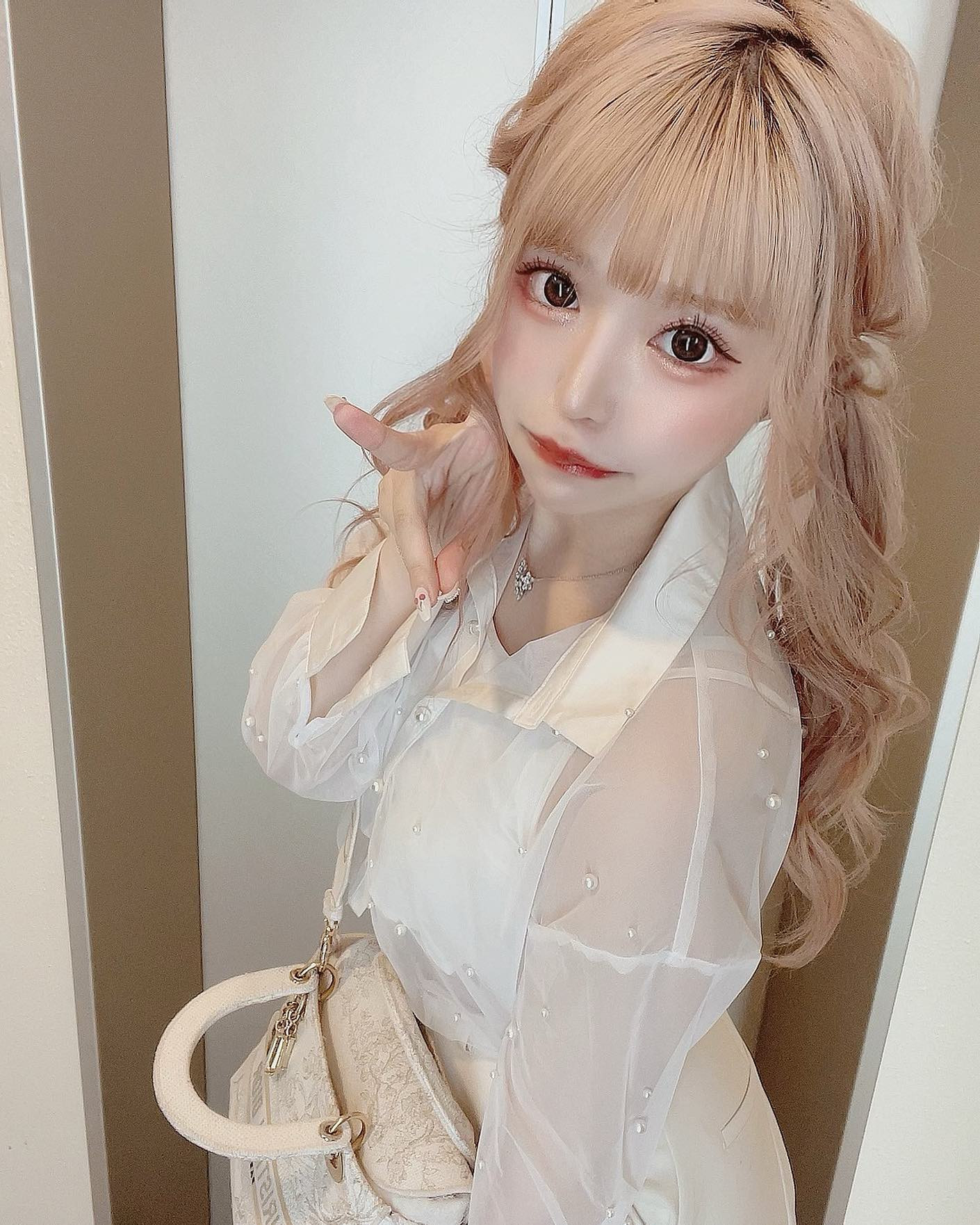 何歳までツインテールってゆるされるの？🐰🤍

#すすきの #すすきのグルメ #ニュークラブ #ニュークラ #キャバ嬢 #ホステス #札幌 #歌舞伎町 #ポケパラ #ナイツ #ギャル #かわいい #あざとい系女子 #札幌#観光 #シティーグループ #すすきのキャバ嬢 #プレミア#クラブプレミア#followme#instagood #instalike #premier #一ノ瀬愛梨 #ぷにぷにあいり