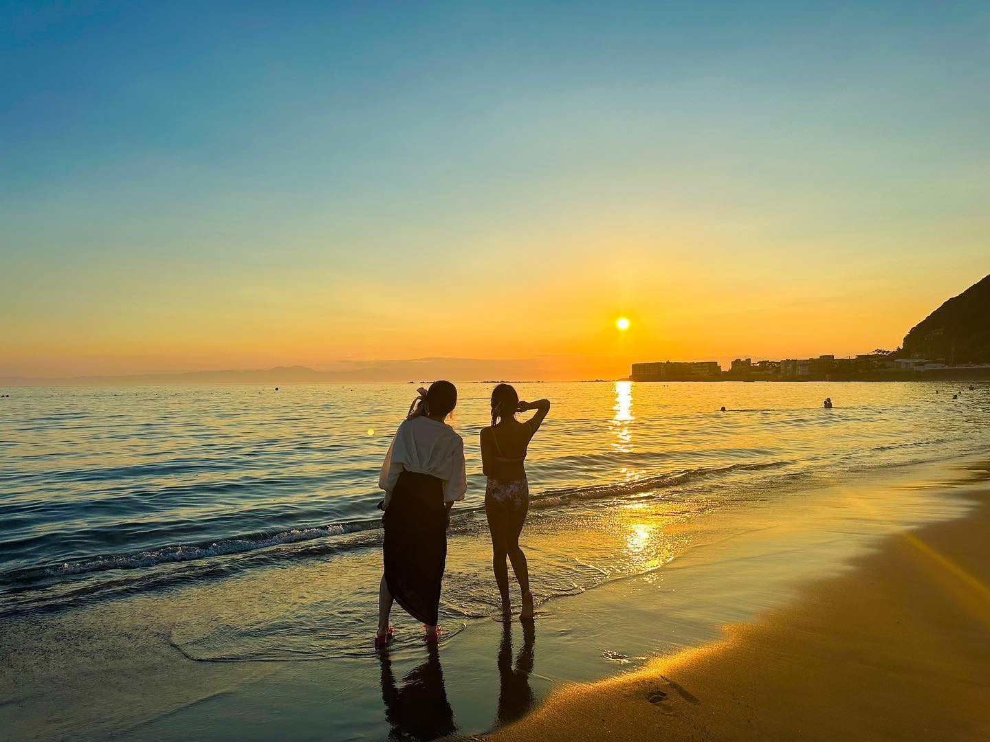 海の日にみた葉山の夕陽🌅 

森戸海岸

2023.07.17

#森戸海岸 #サンセット #葉山 #鎌倉グルメ #鎌倉カフェ #江ノ島観光 #夕焼け空 #被写体 #撮影モデル #ポートレート撮影 #風景写真 #キャバ嬢 #歌舞伎町 #キャバクラ #キャバクラ嬢 #ライバー #ライバー女子 #被写体 #撮影会モデル #sealife #oceanlife #japantrip #japanphotography #kanagawa #camp #夕焼け #夕陽 #sunsetphotography #su