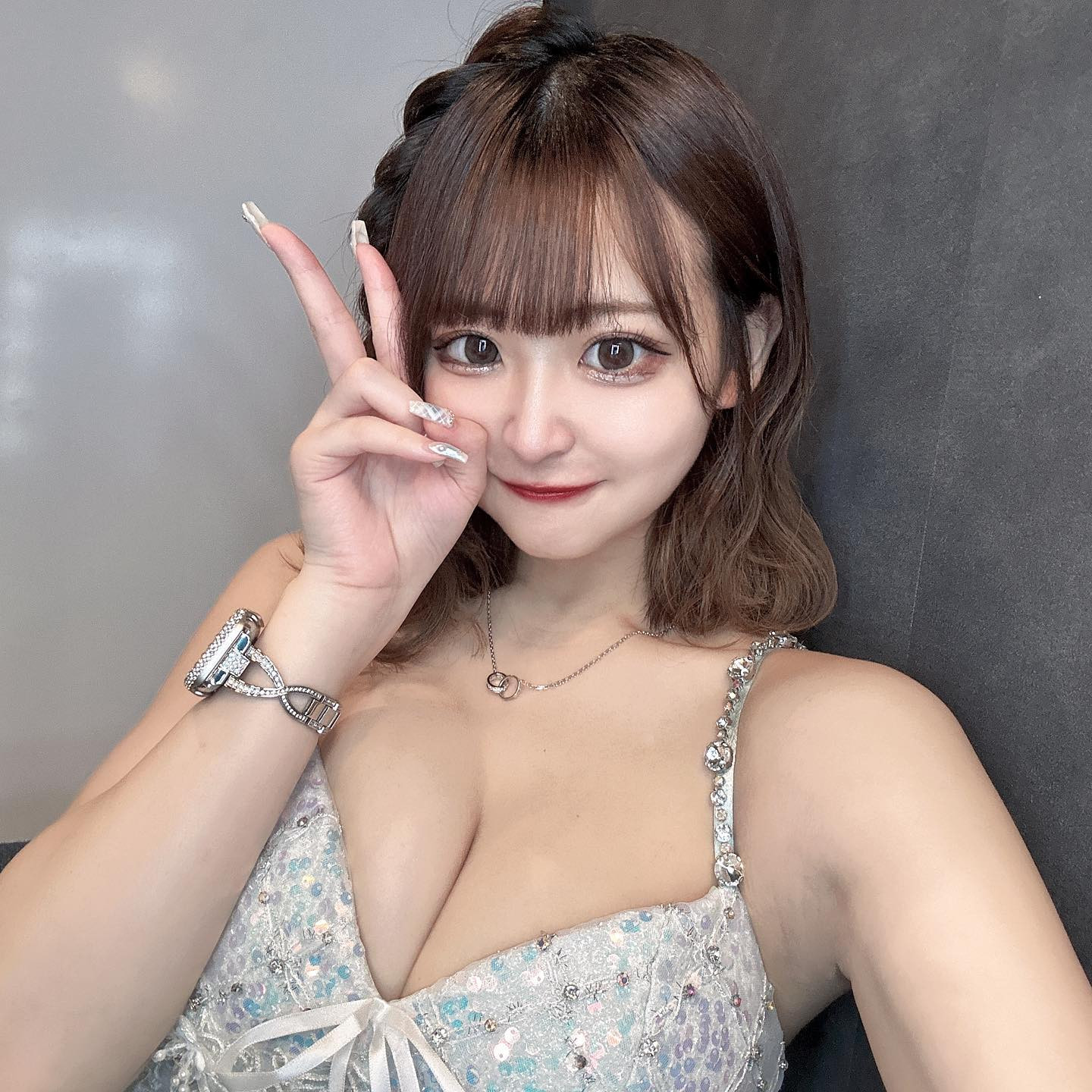 まつぱしてきたんだ〜💭💭💭

.

#vibi #ビビ #すすきの #札幌 #ニュークラ #キャバ嬢 #キャバクラ #コンカフェ #ラウンジ #バー #歌舞伎町 #ミナミ #名古屋 #錦 #ffl #lfl #いいね返し #博多 #北新地 #東京 #六本木 #銀座 #キャバドレス #ヘアメイク #キャバキャバ #ナイツ #ポケパラ