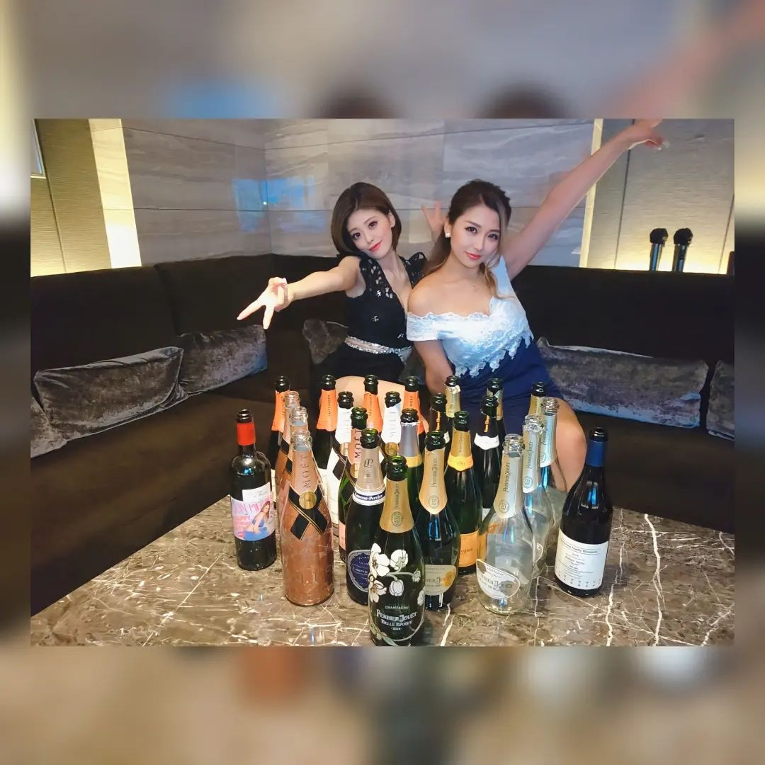 ⁡
⁡そして、レトの女の子達⁡、黒服さん達一緒に飲んでくれたり応援してくれて本当にありがとうございました❤⁡
⁡⁡
女の子達から頂いた⁡プレゼントも本当に嬉しくて大切に使わせていただきます🎁❤

⁡本当にレトの女の子達が大好き❤⁡⁡
⁡
⁡⁡⁡
⁡これからbirthday月間の女の子達の強い肝臓としてチカラになるぜよっ💪✨⁡
⁡⁡
⁡これからもみんなー仲良くしてね❤
⁡
⁡あいらぶゆ❤⁡⁡⁡
⁡@hibiki.group⁡⁡
⁡@letoile_sinseigroup
⁡#レトワール#響グループ #水川潤