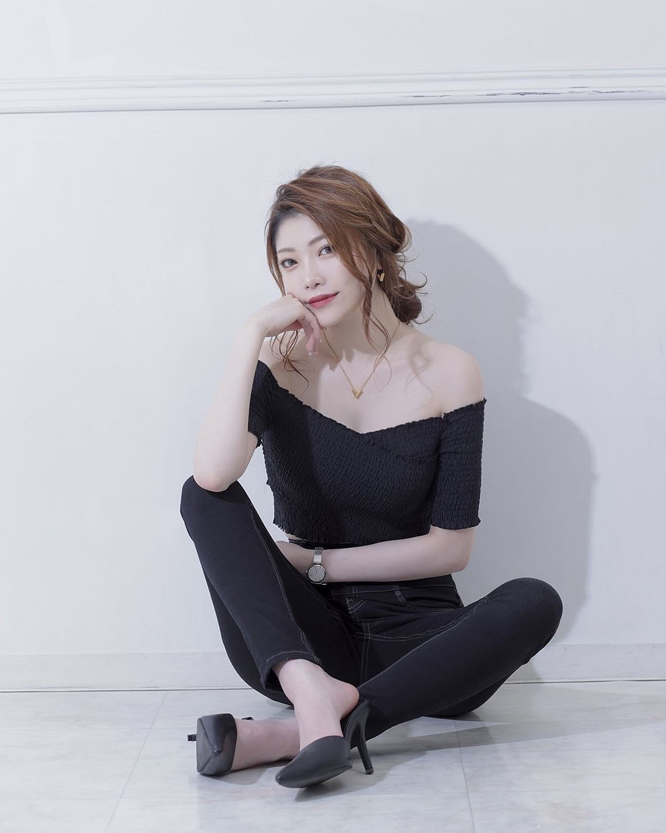 久しぶりに。

去年の撮影とポージングが同じ
少しは大人になれたのかな🫨

#ムーランルージュ #シンセイグループ #峰咲真純 #札幌 #すすきの #北海道 #ニュークラブ #ニュークラ嬢 #すすきのニュークラ #ラウンジ #ラウンジ嬢 #キャバクラ #キャバ嬢 #ホステス #夜職 #ナイトワーク #ポケパラ #インスタ指名 #求人 #お酒好きな人と繋がりたい #キャバキャバ #きゃばきゃば