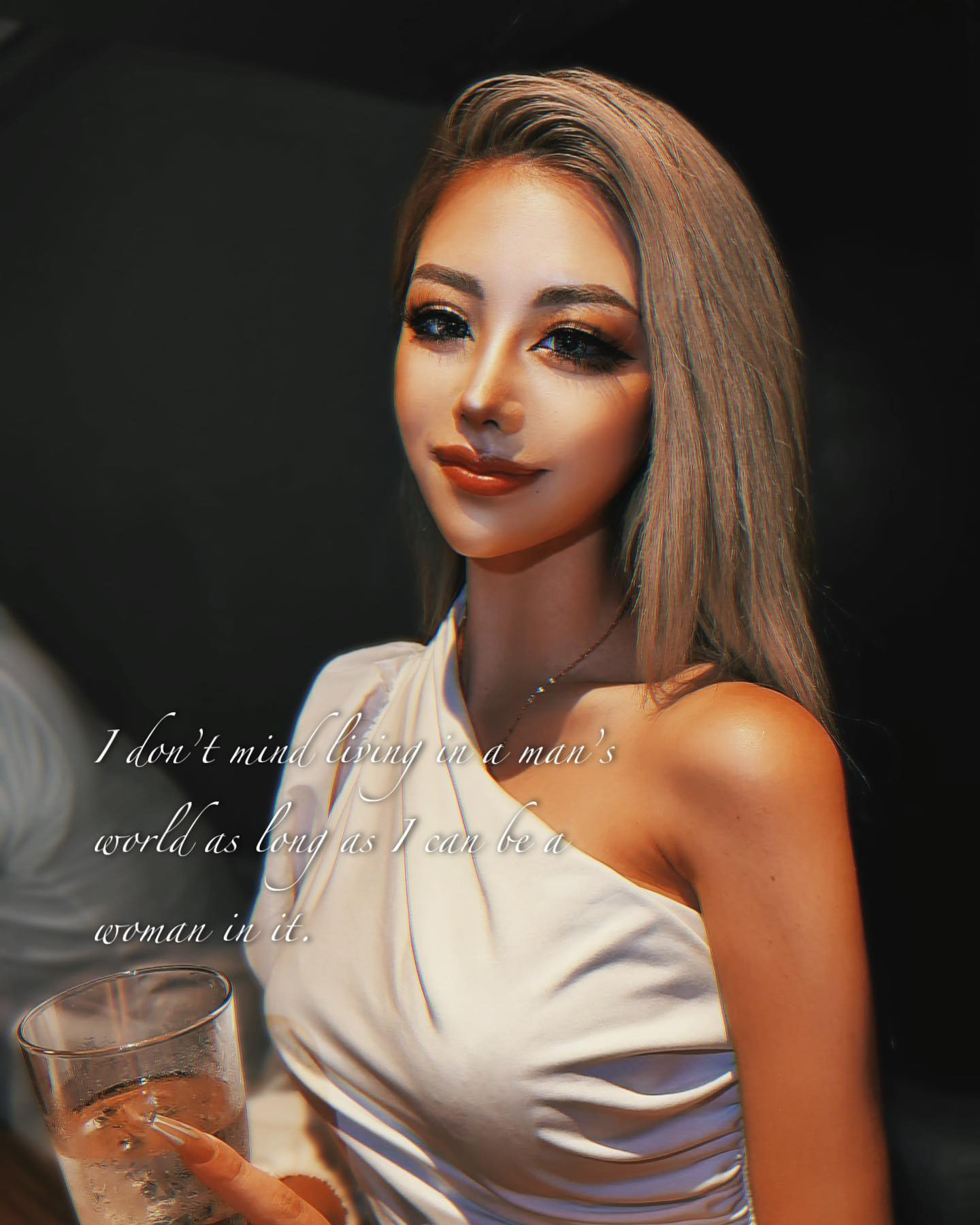 ・
"don't mind living in a man's
world as long as I can be a woman in it.
・
「男社会」なんて気にしない。ただし女でいられるならね。
-Marilyn Monroe(マリリン・モンロ-)
・
峰 寿リ亜 ｰ 𝐉𝐮𝐥𝐢𝐚 𝐌𝐢𝐧𝐞🌹
・
𝗢𝗿𝗮𝗻𝗴𝗲 𝗧𝗲𝗿𝗿𝗮𝗰𝗲 - オレンジテラス🍊🧡
@orangeterrace.tokyo 
・
AREA: 歌舞伎町／新宿
TEL: 03-6233-8201
MAP: 〒160-0021 
  