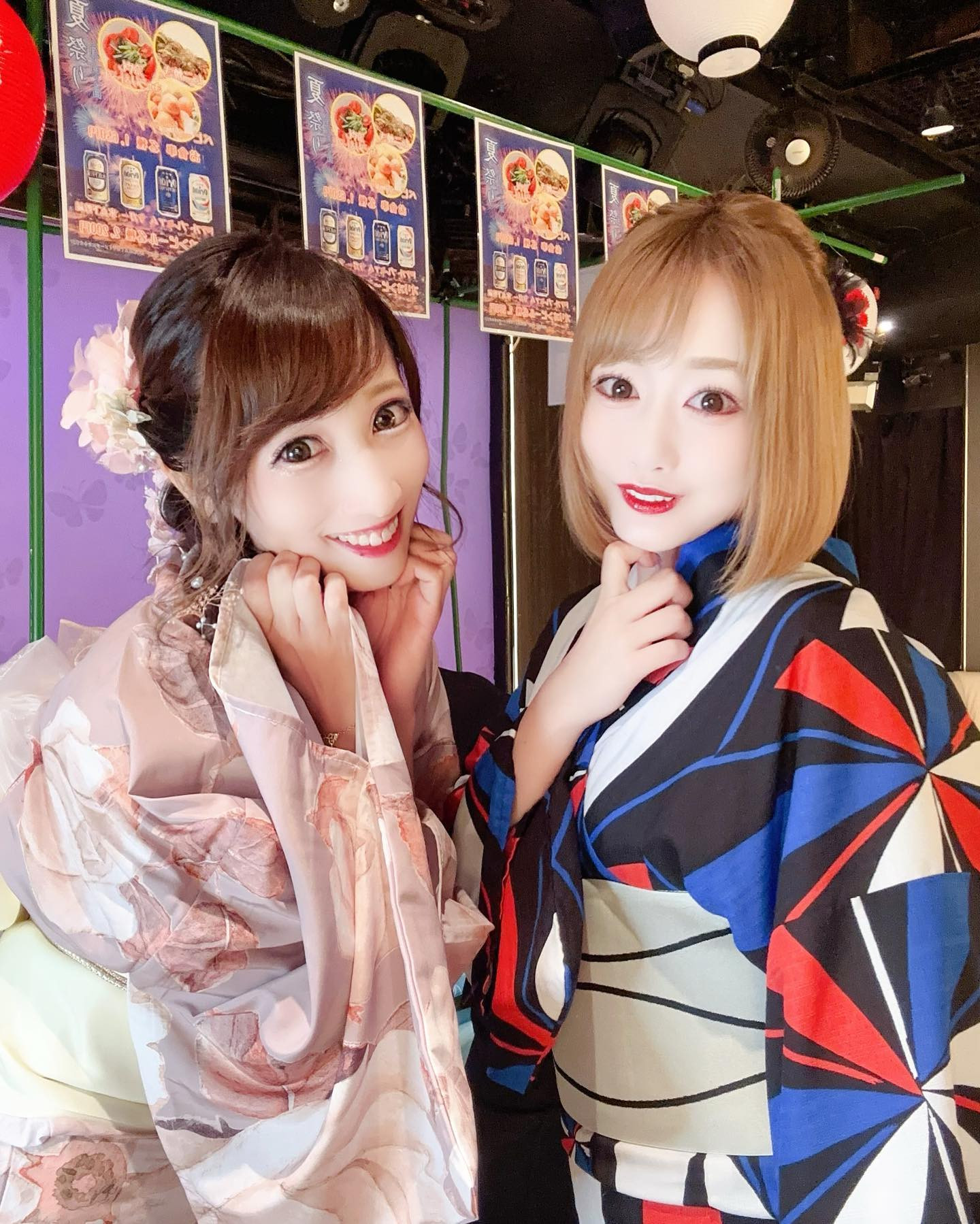 すいちゃんと屋台前で🏮💓
すいちゃんの令和レトロ
髪型もお着物も可愛くて素敵だった🥰

@sui_sui_suisuisuisan 
@ikebukuro.phoenix.official 

#浴衣 #池袋フェニックス #浴衣ヘア #sugarドレス #キャバドレス通販 #キャバドレス #キャバクラ #キャバクラ嬢 #歌舞伎町 #池袋キャバクラ #夏祭り #浴衣女子 #浴衣コーデ #着物女子 #着物 #着物女子 #着物コーデ #浴衣ヘア #編み込み #編み込みアレンジ #yukata #japanese