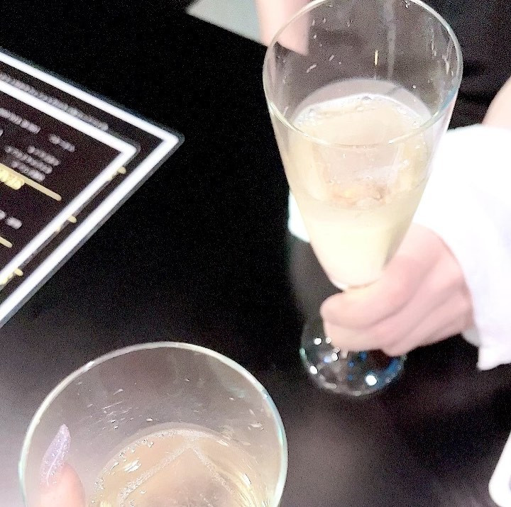  Instagramで記事を開くにこさん...