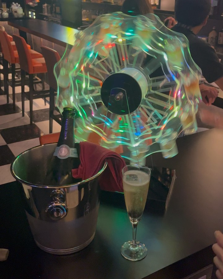  Instagramで記事を開くにこさん...