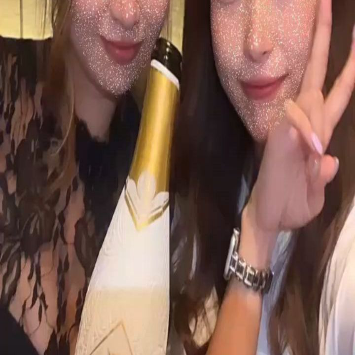 ⁡⁡
⁡
⁡昨日は終わりがけに駆けつけシャンパンな日でした❤⁡
かんな姫にも久しぶりに会えて楽しかったにょーん😘❤⁡⁡

@kanna_bellepalais ⁡@hibiki.group
⁡@letoile_sinseigroup⁡
⁡ ⁡#レトワール#響グループ #水川潤#美松ビル5F#札幌 #すすきの #北海道 #ニュークラブ #ニュークラ嬢 #すすきのニュークラ #ラウンジ #ラウンジ嬢 #キャバクラ #キャバ嬢 #ホステス #夜職 #ナイトワーク #ポケパラ #インスタ指名 #求人 #お酒好きな