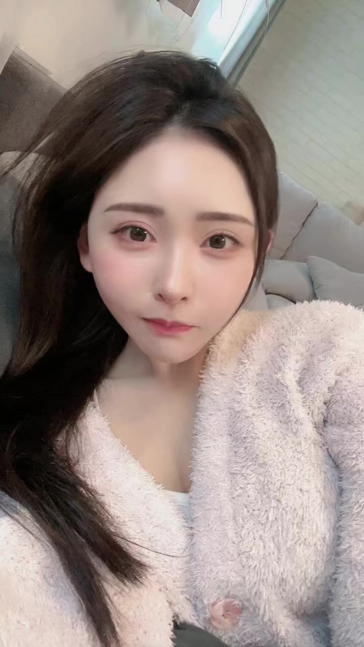 いつもヨギボでゴロゴロしてるよ