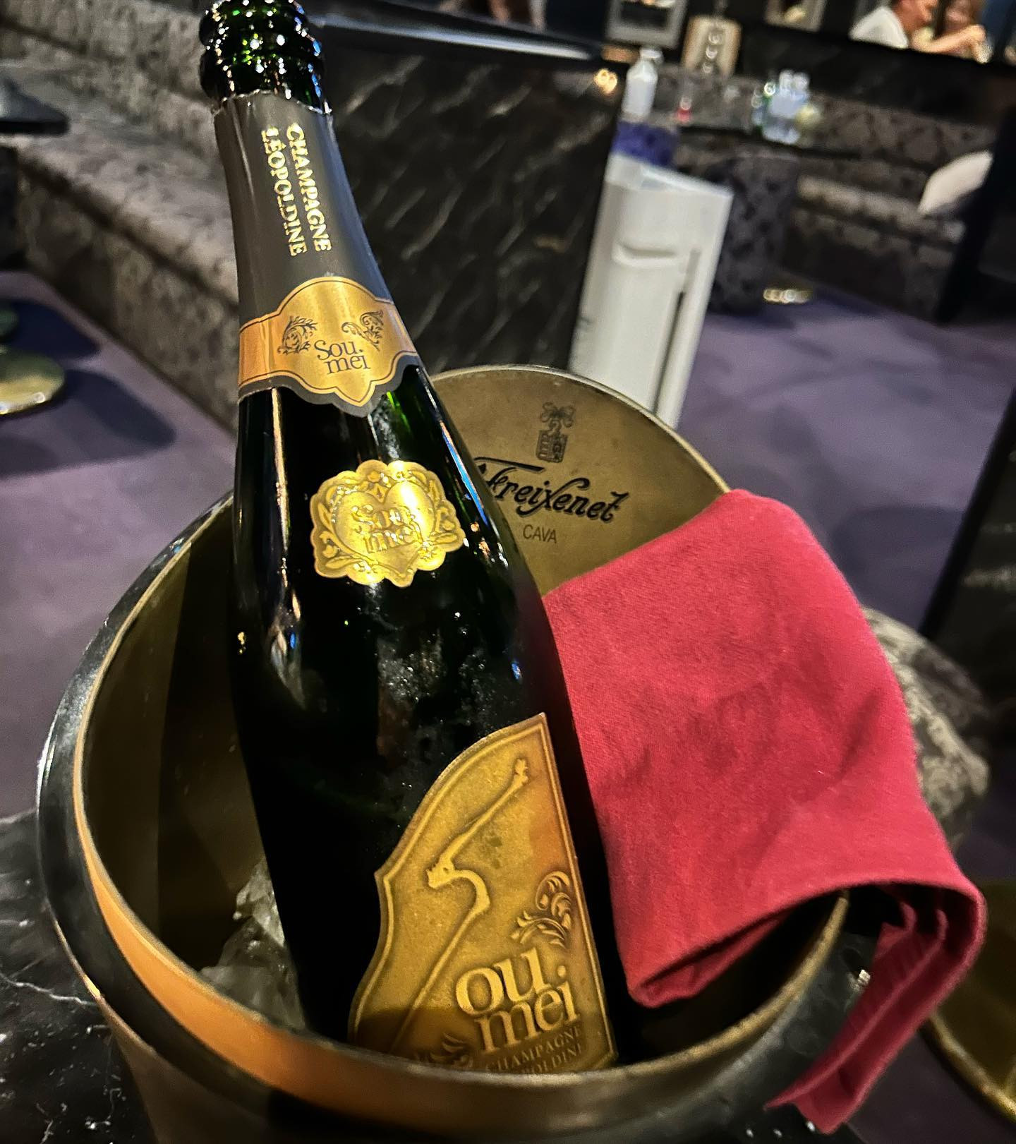 ソウメイ久しぶりだったけど
やっぱり飲みやすい🥂✨
8月後半もがんばろう！

#シャンパン #ソウメイ #ソウメイジャパン #志木市 #志木 #志木駅 #志木駅南口 #キャバクラ #キャバ #埼玉キャバクラ #夜職 #夜職の人と繋がりたい