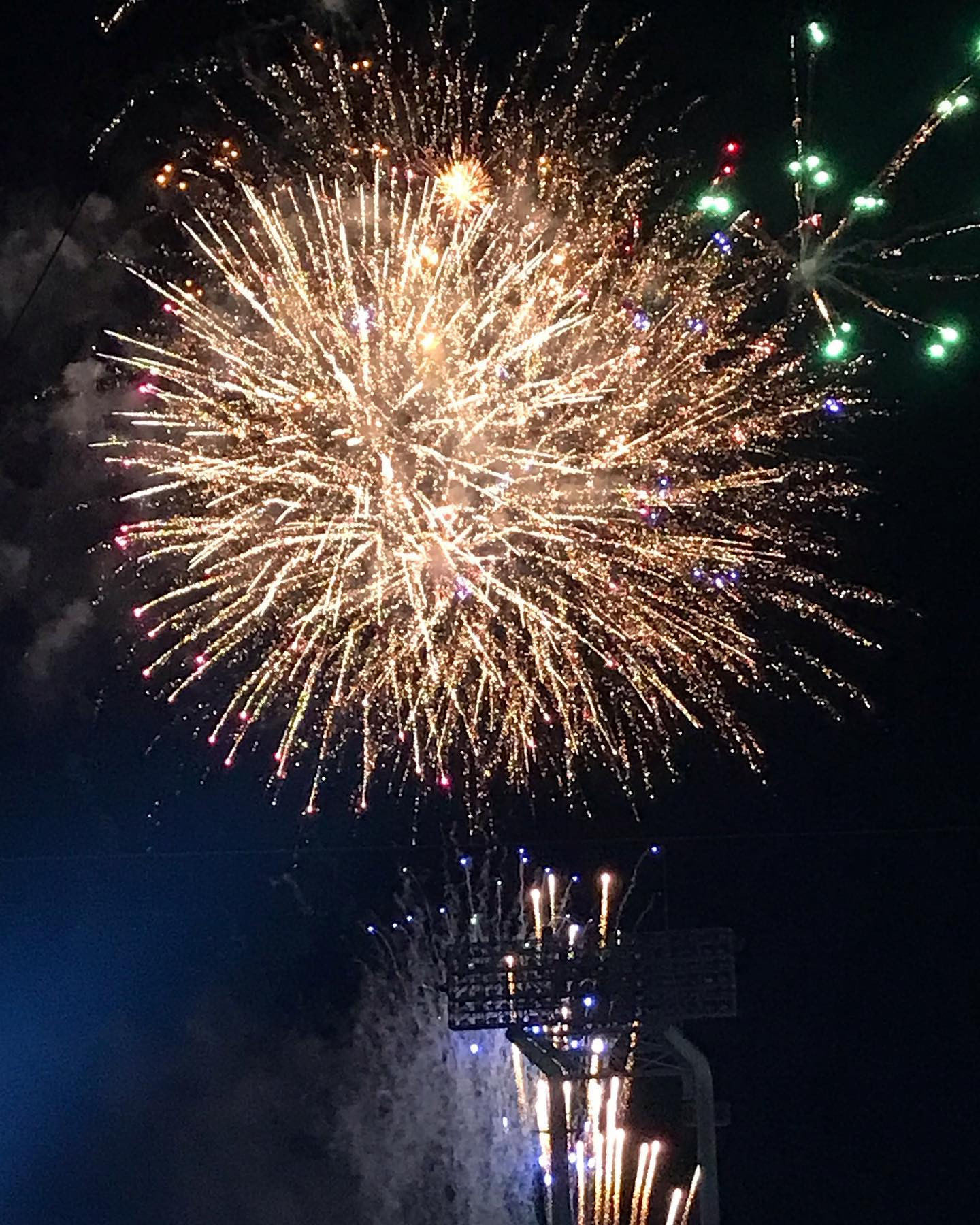 池袋 Red Shoes ホットニュース 61935