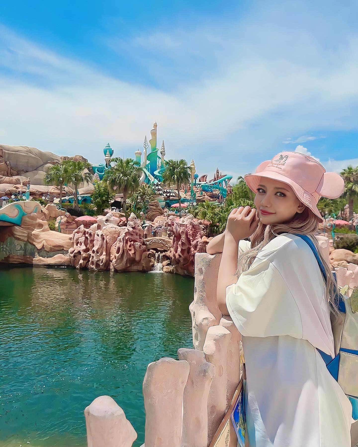 今回もここで🧜‍♀️🐠🦞̥🫧 ͛.*
真夏のディズニー最高🩵💙🩵

 #tokyodisneyresort  #tokyodisneysea  #disneysea  #東京ディズニーリゾート #ディズニーシー #東京ディズニーシー